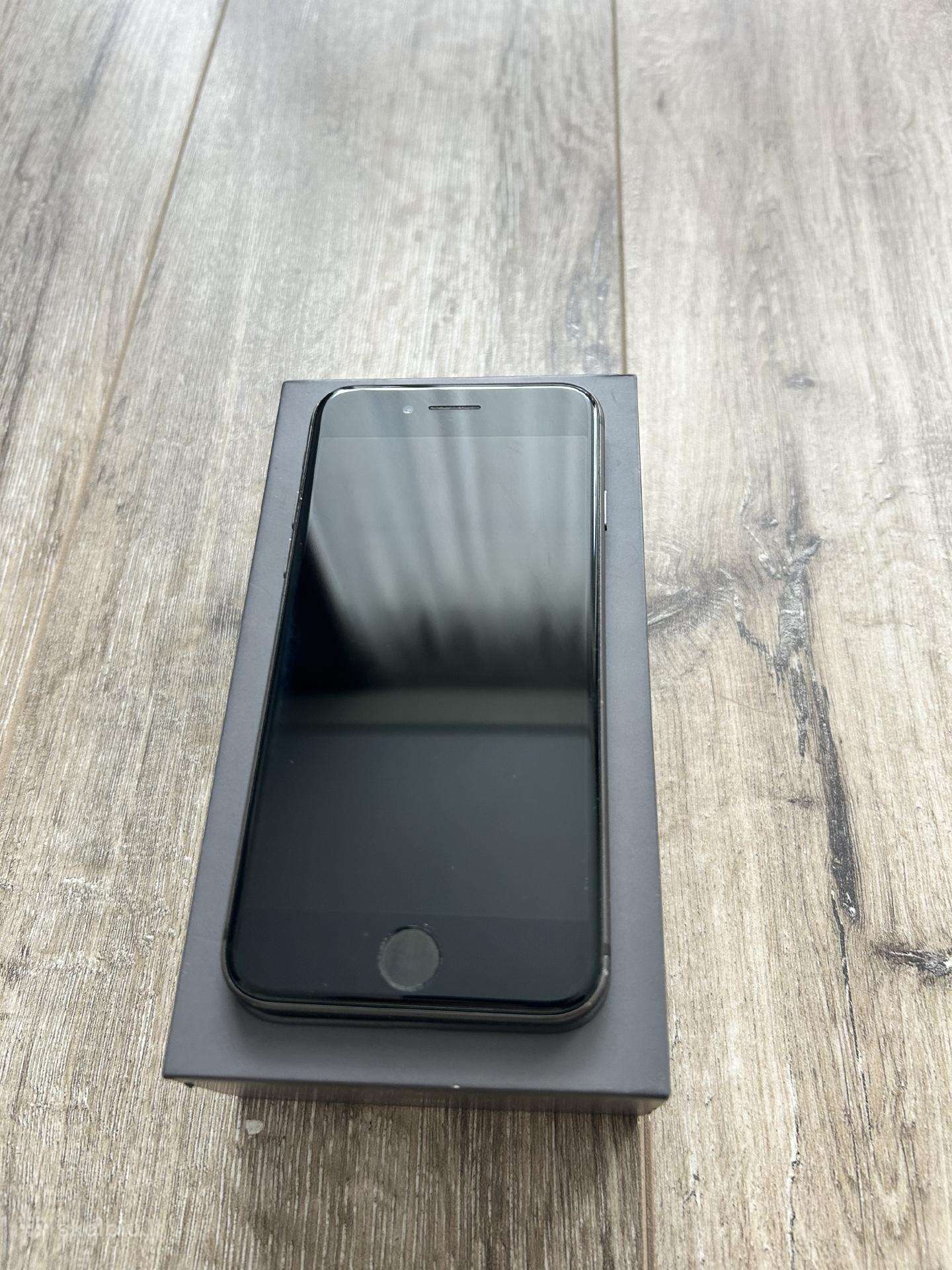 Apple iPhone 8 256 GB 86 proc. baterija
