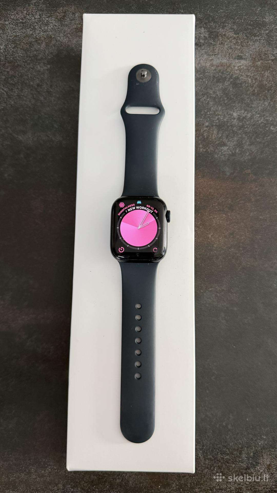 Apple watch series 8