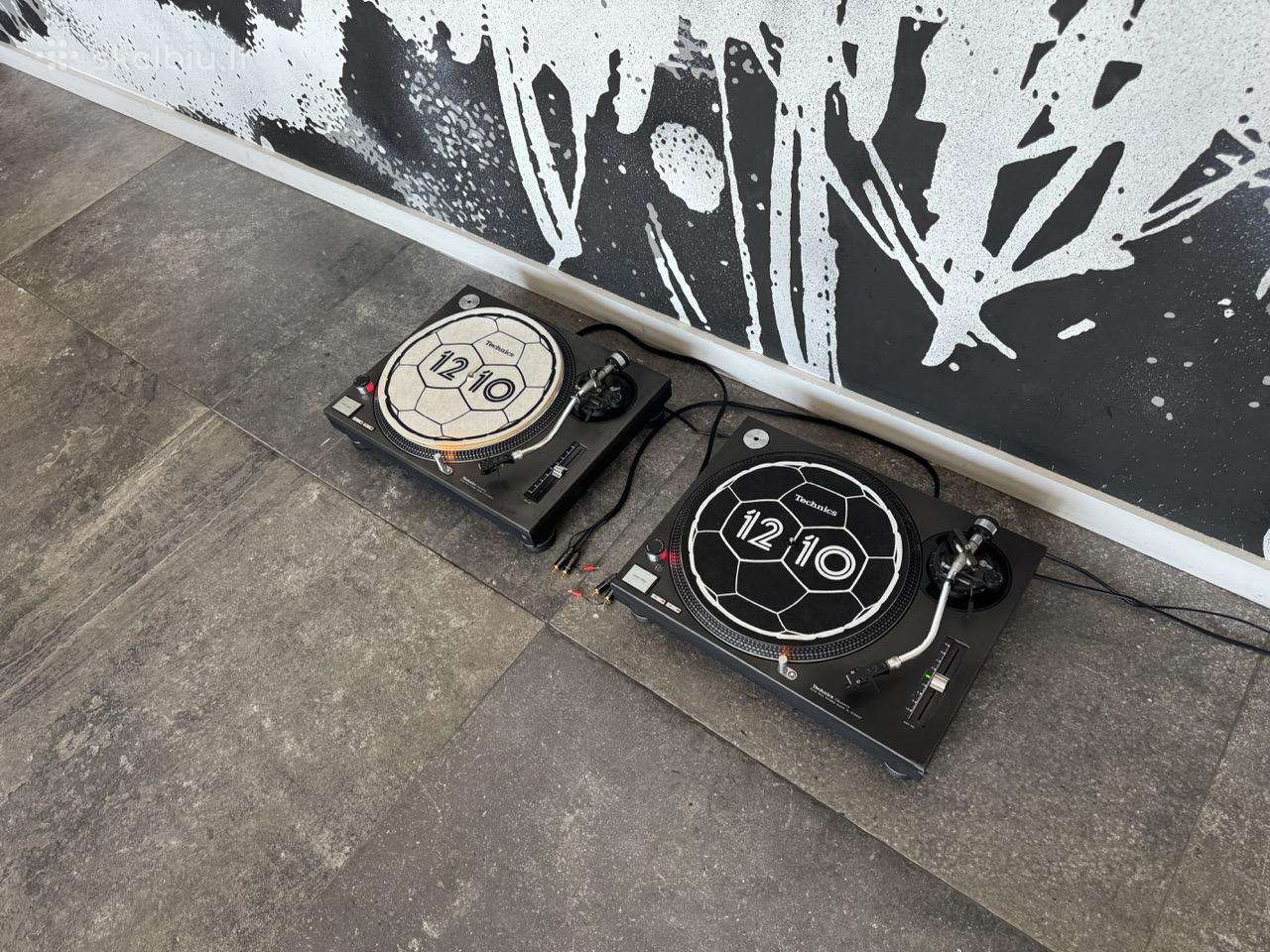 Technics 1210mk2 su Ortofon adatomis ir garantija