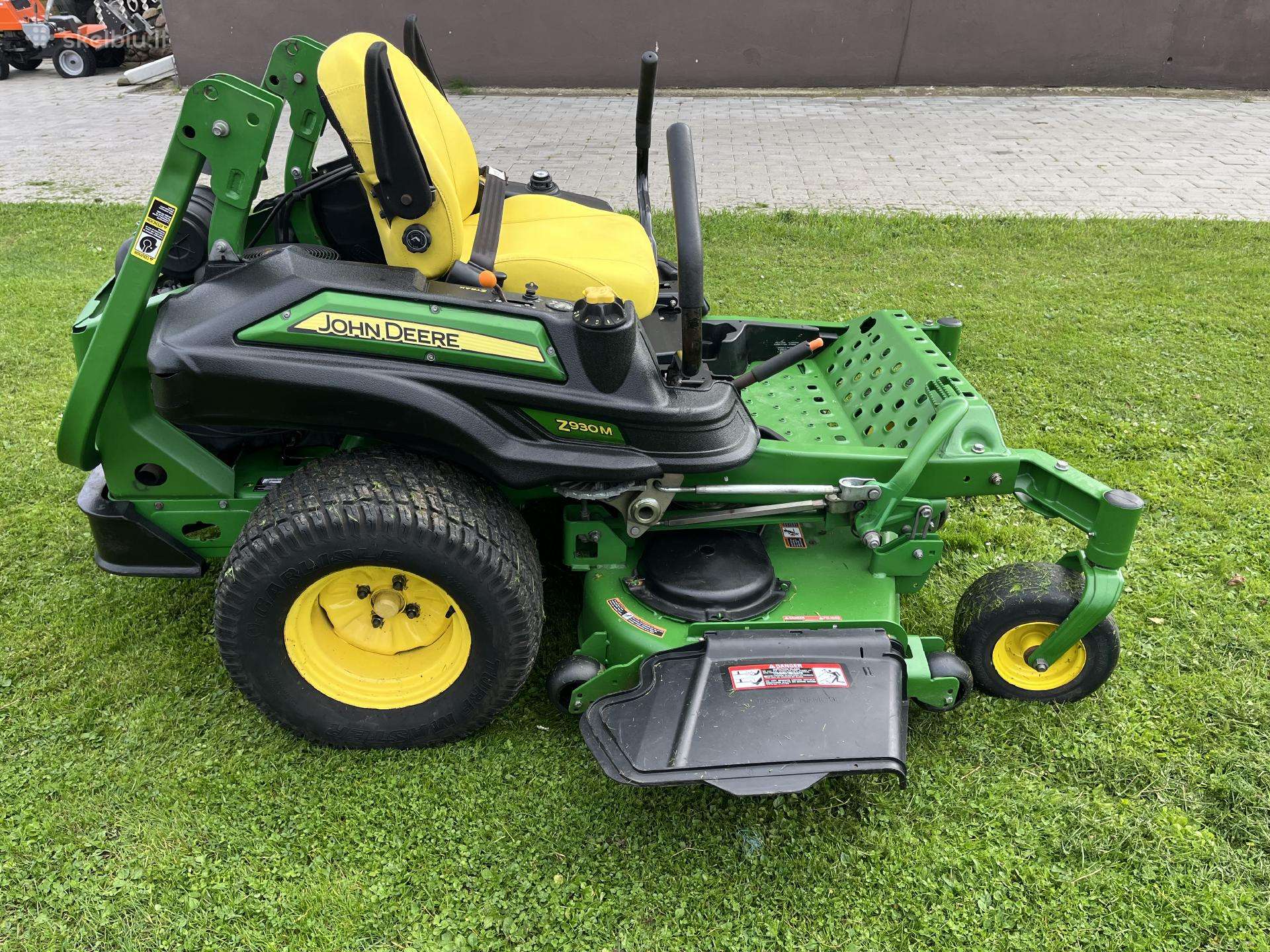 Sodo traktoriukas John Deere