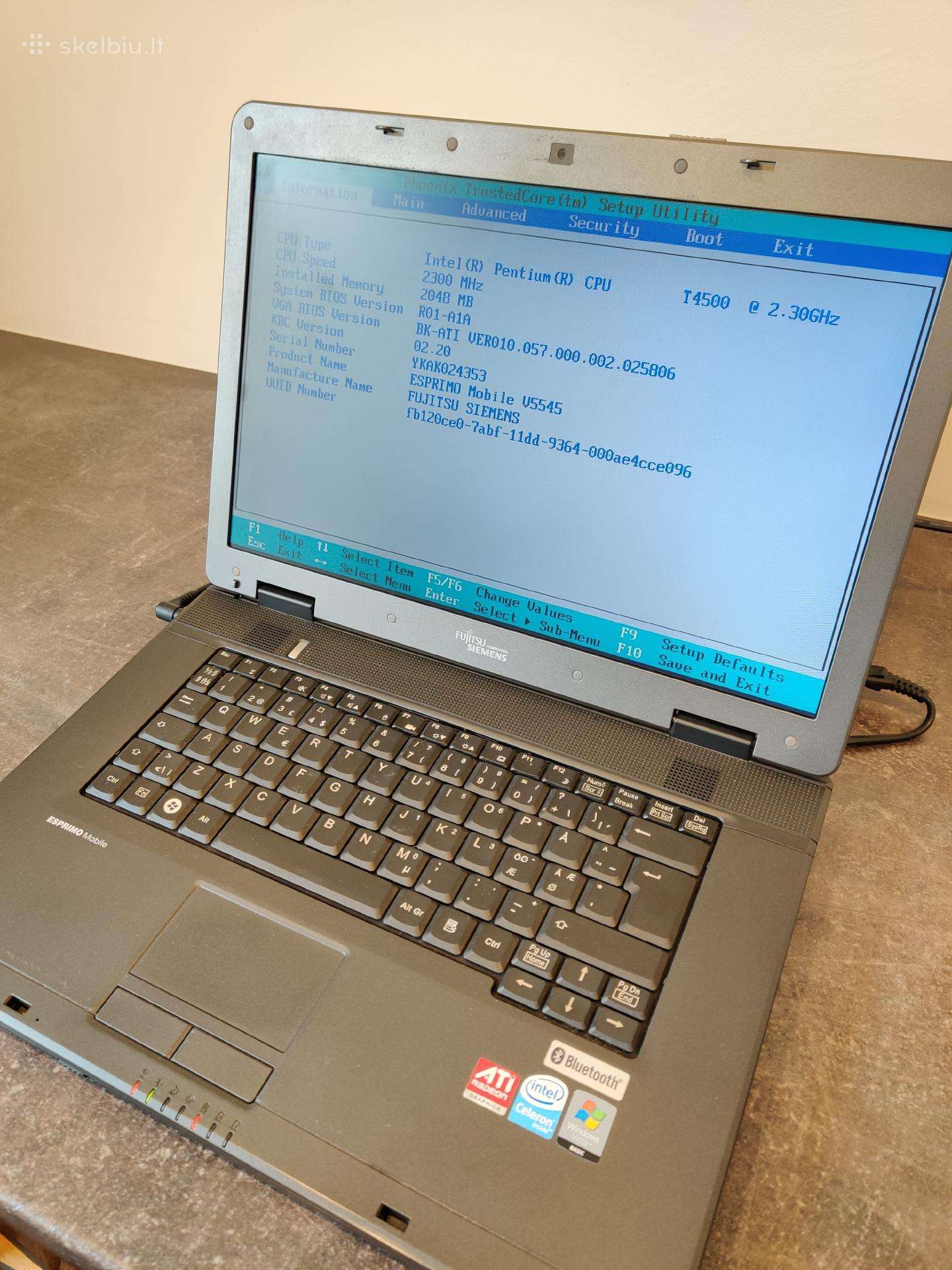 Fujitsu Siemens Esprimo Mobile V5545