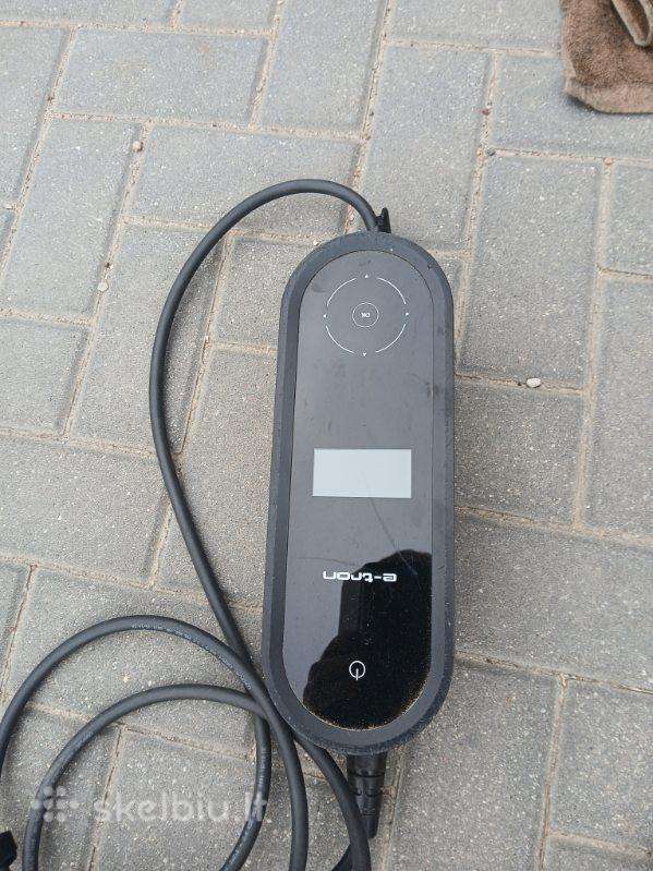 Elektromobilio pakrovėjas