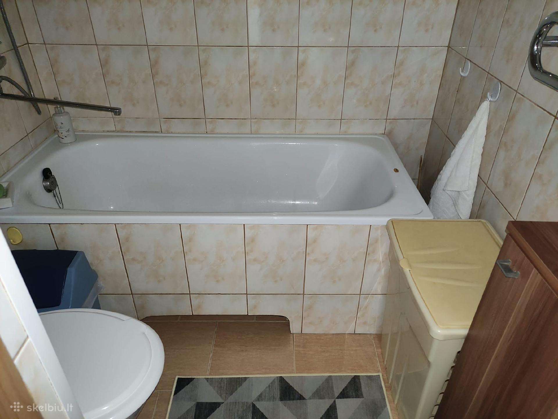 Išnuomojamas 2 Kambarių Butas Bendrabutyje