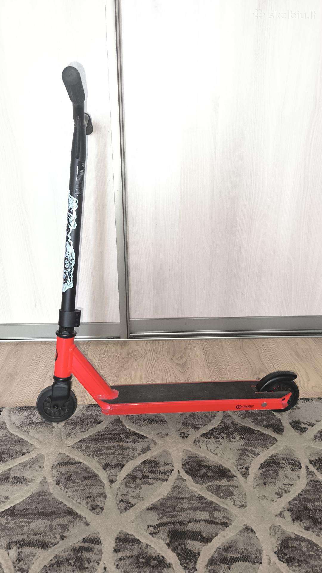 Triukinis paspirtukas Decathlon Mf100.