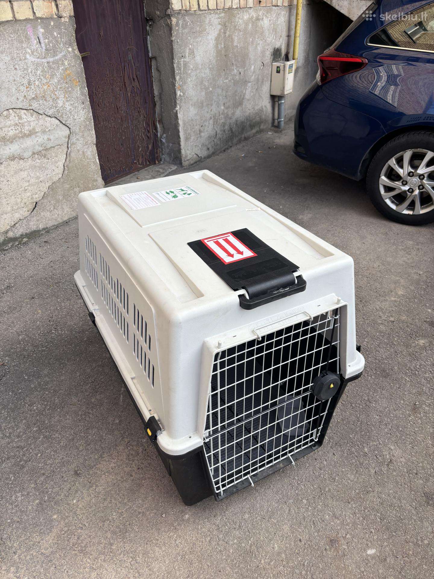 Didelė transportavimo dėžė, labai geros būklės.