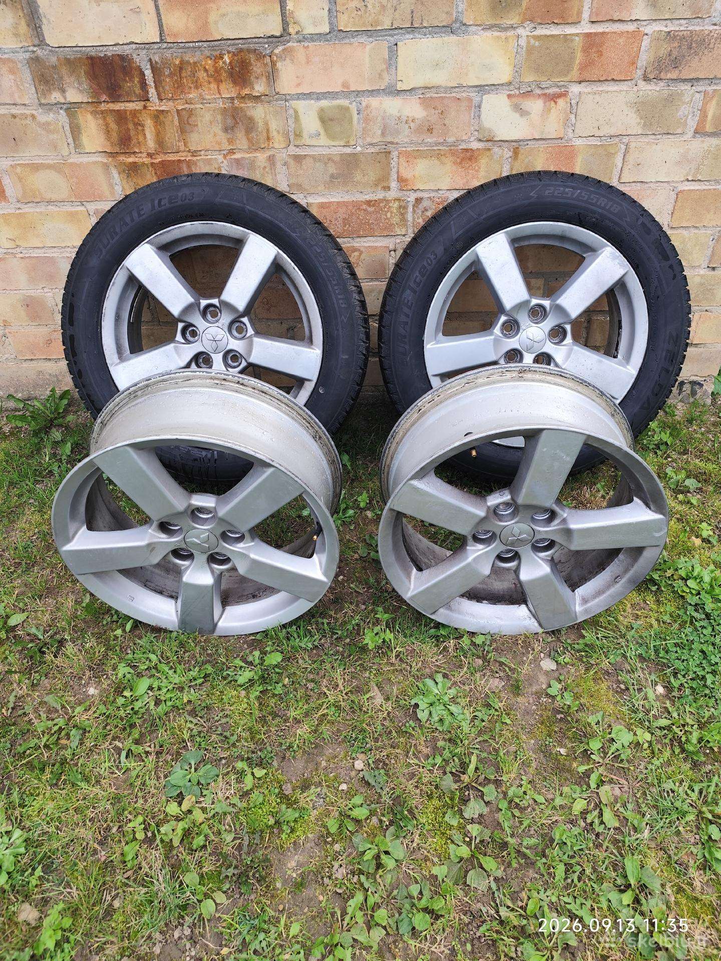 Ratai R18 225 55 dvi su padangom dvi be