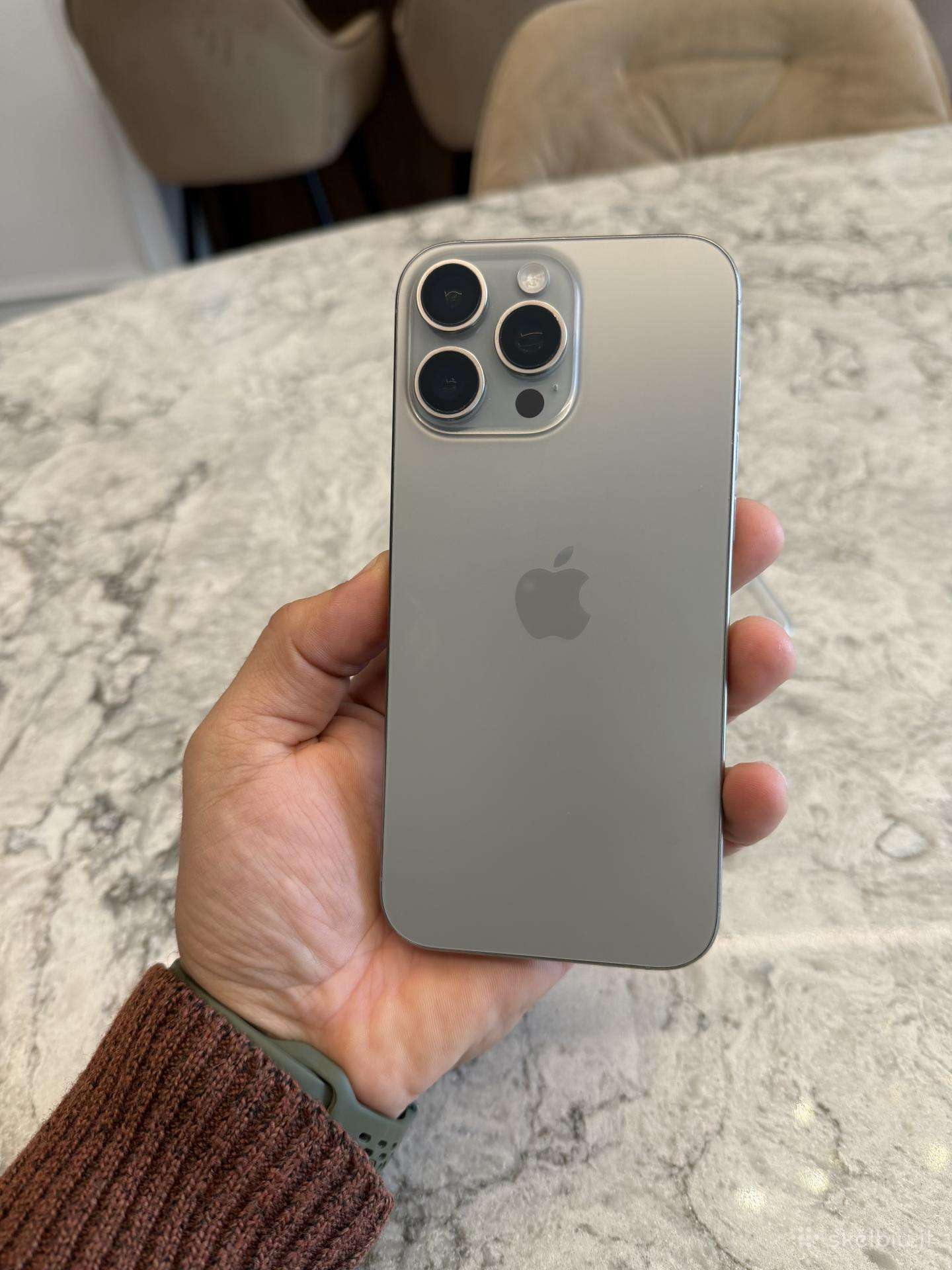 iPhone 16 pro max, 256gb 95%