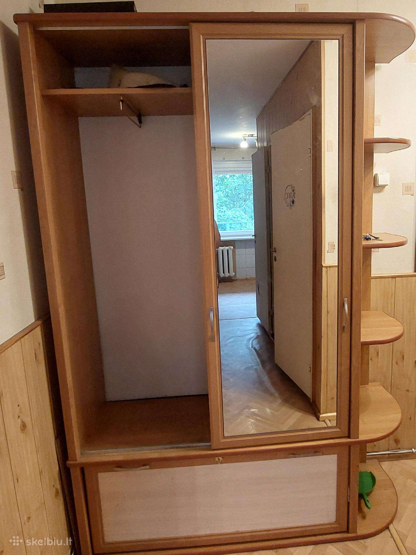 Dovanoju prieškambario spinta