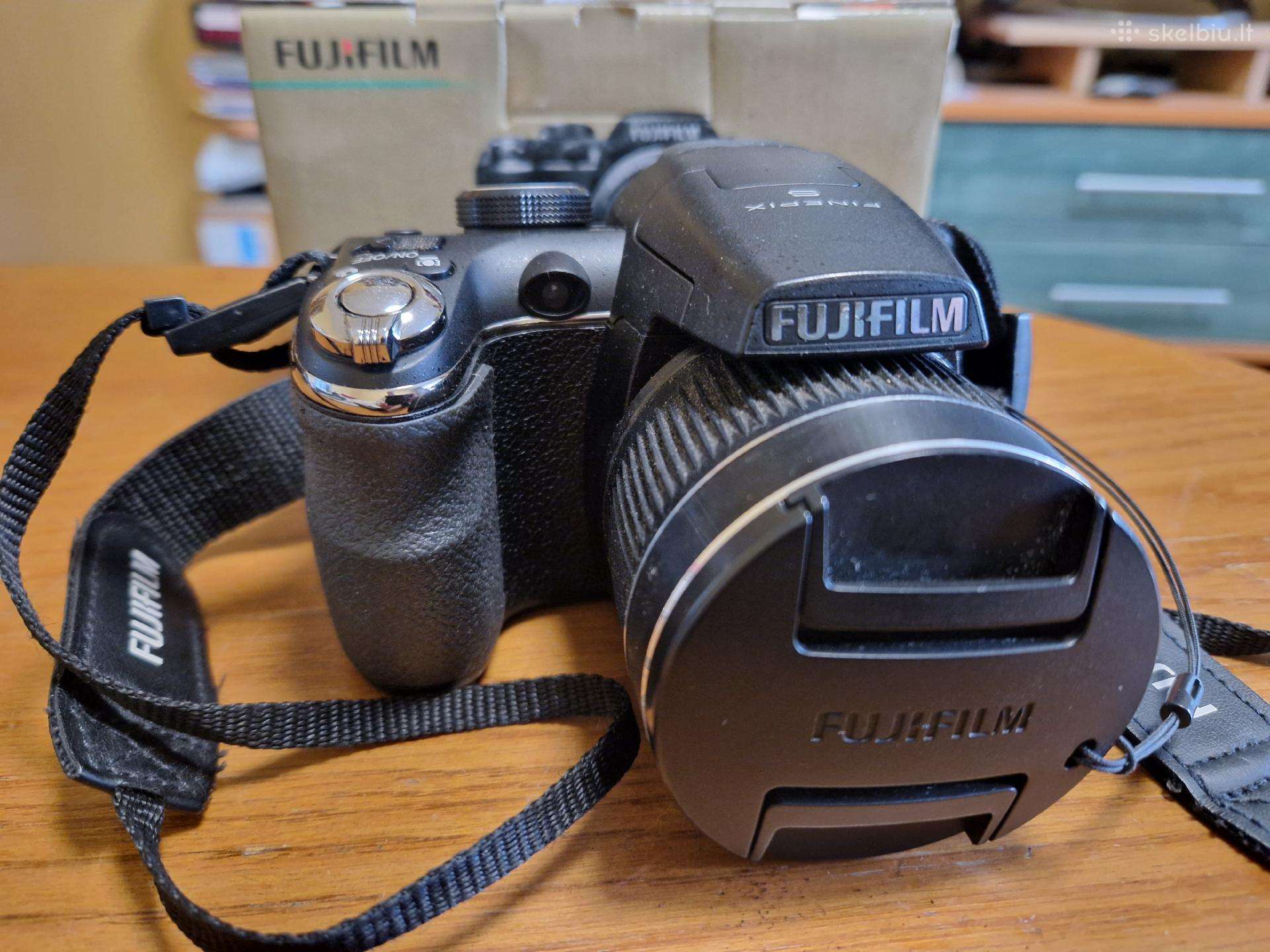 Fuji Film Finepix S4000 HD skaitmeninį fotoaparatą