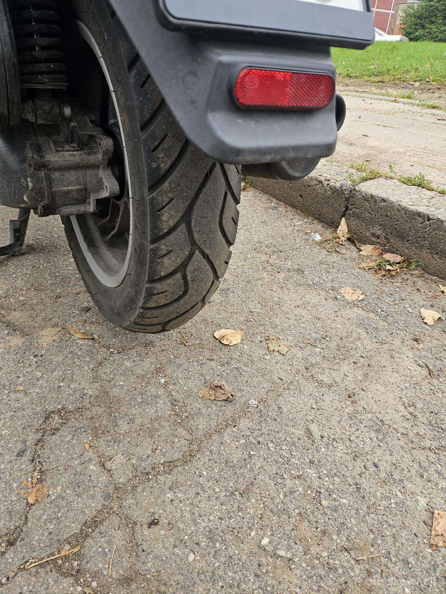 Aprilia Atlantic 125cc, scooters / mopeds