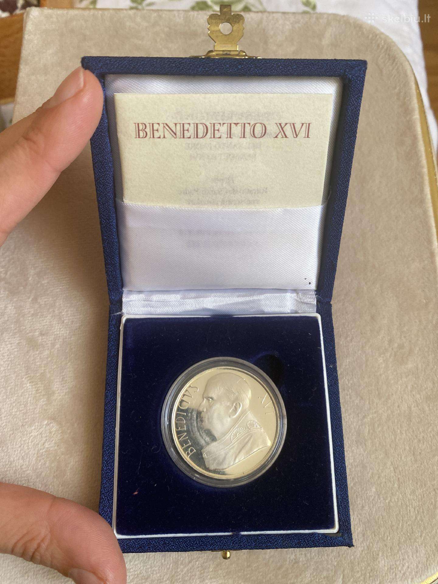 Proginis popiežiaus Benedikto XVI medalis