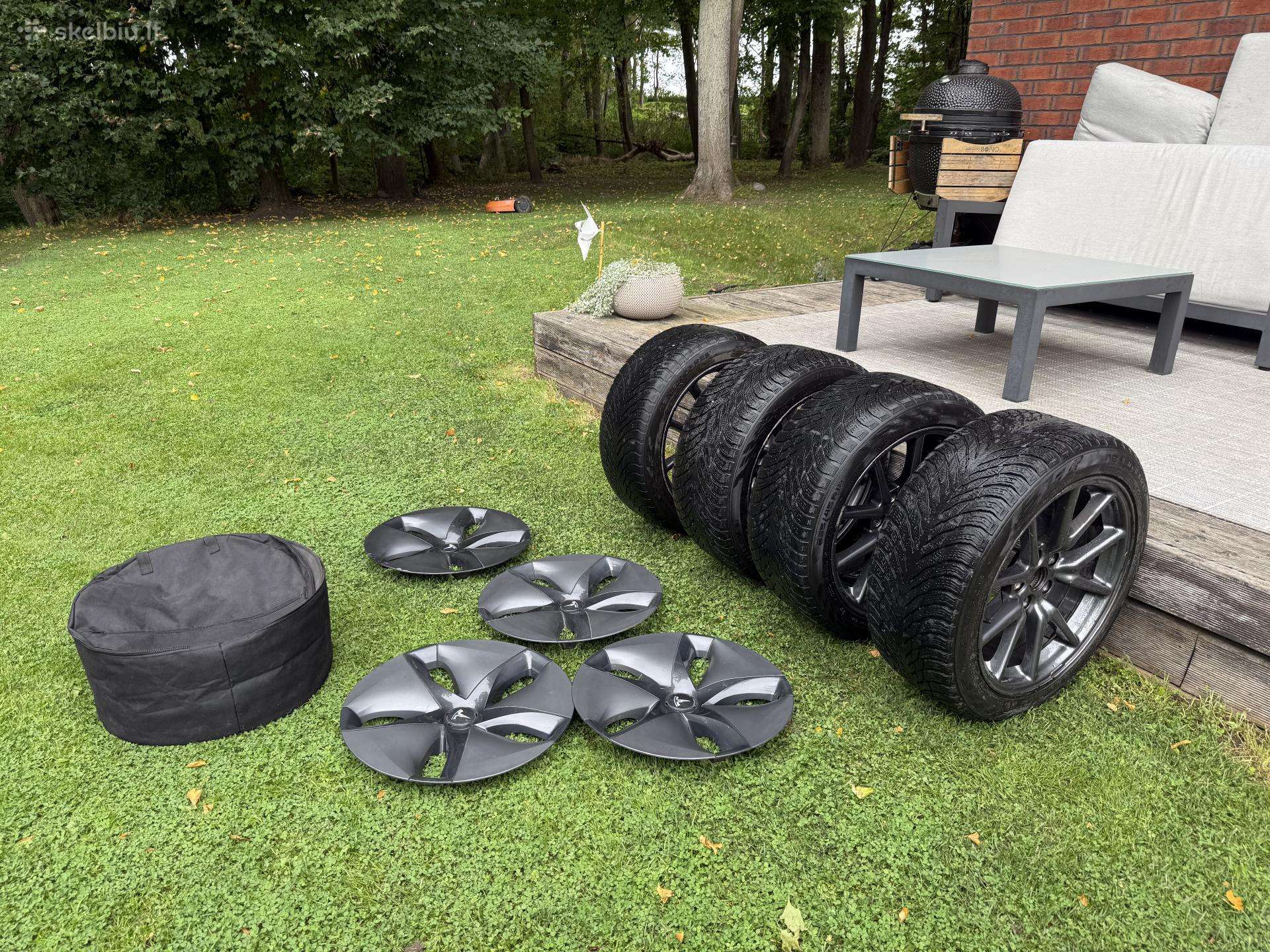 Tesla Y/3 ratlankiai Hakkapeliitta R3 235/45 R18