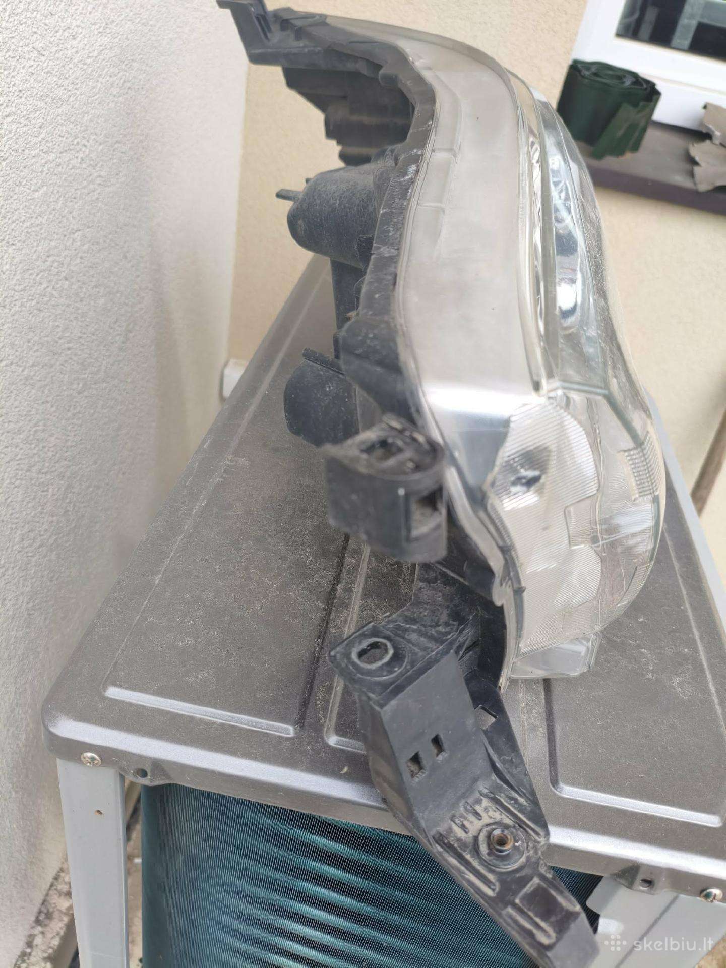 Toyota Hilux žibintai
