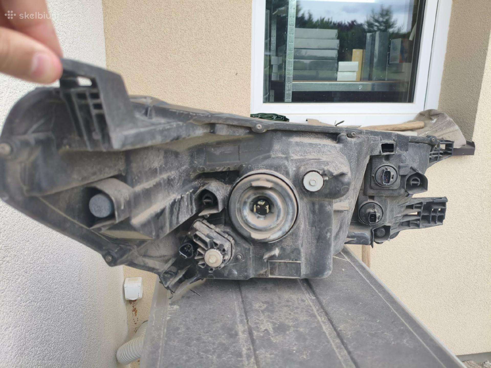 Toyota Hilux žibintai