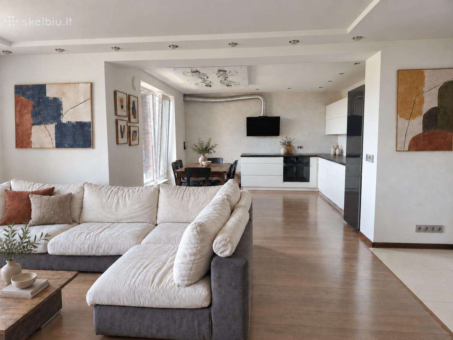 Erdvus 91 M² 3 Kambarių Butas
