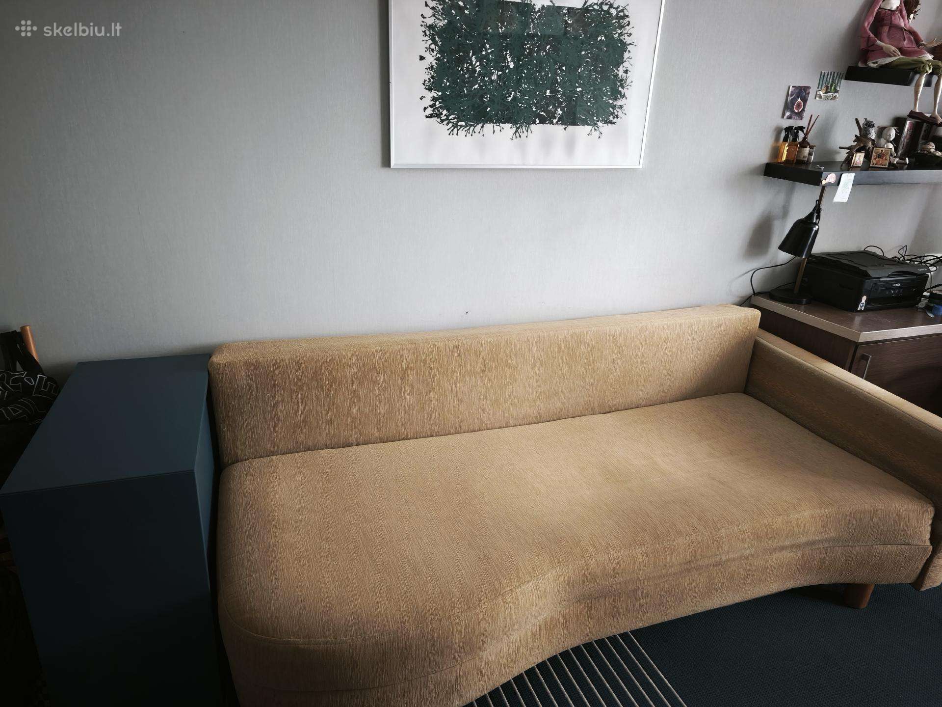 Kompaktiška sofa-lova su patalynės dėže (210 cm)