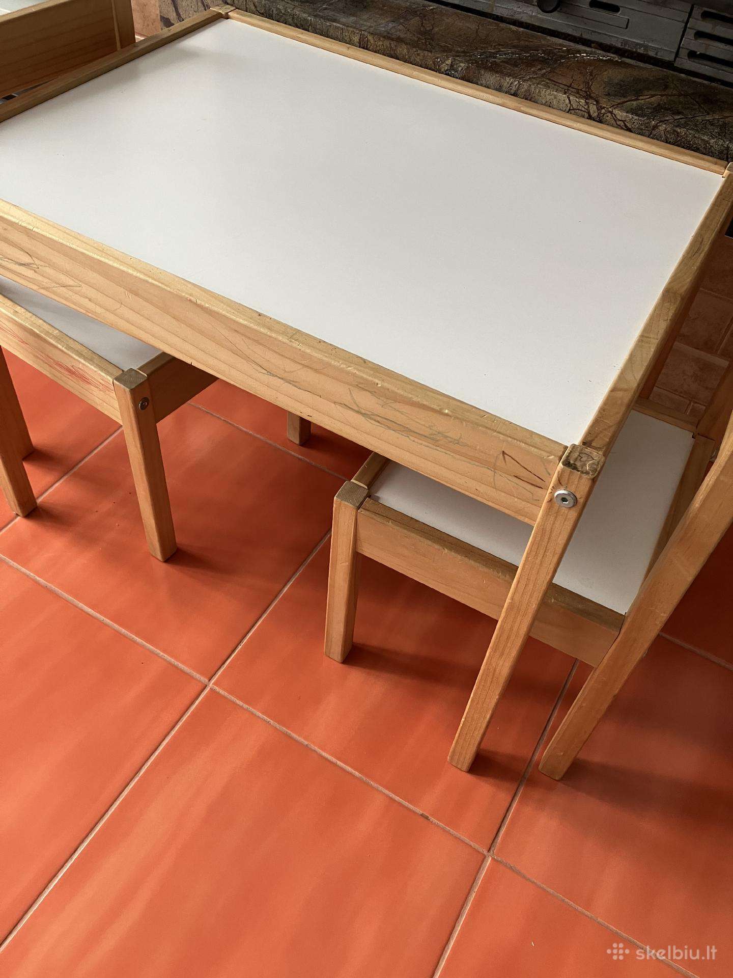 Ikea komplektas.