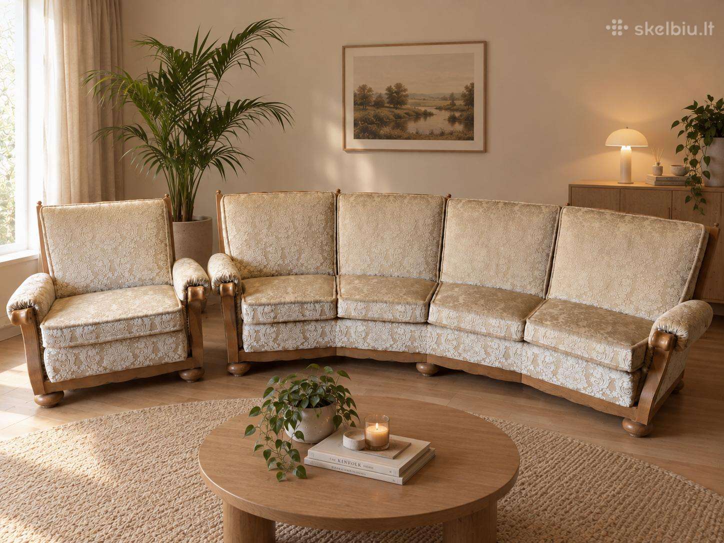 Patogi sofa su dviem važinėjančiais foteliais