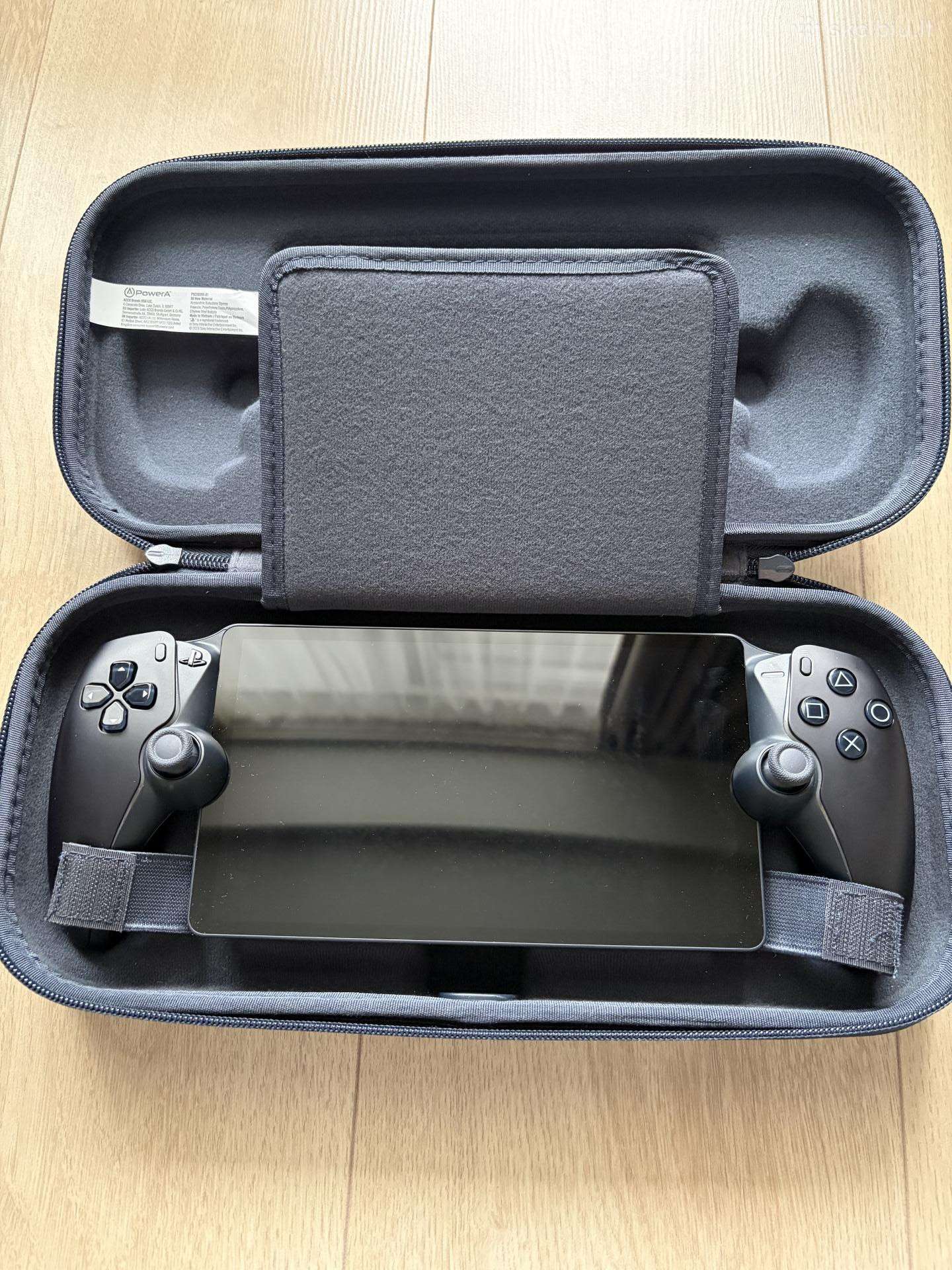Playstation Portal Black su originaliu dėklu