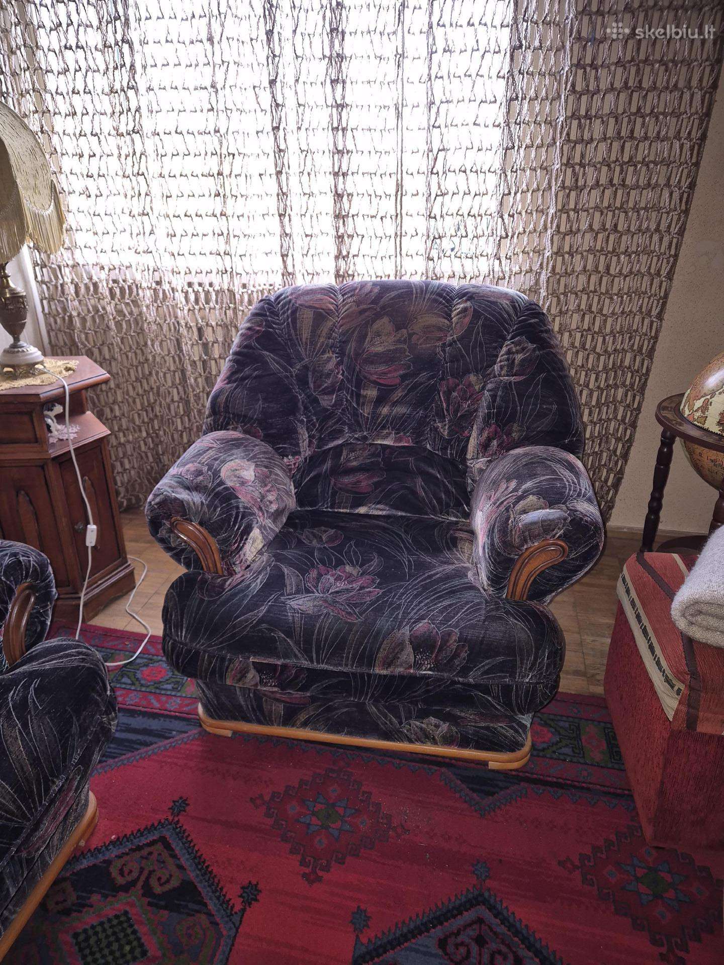 Sofa- lova ir du foteliai