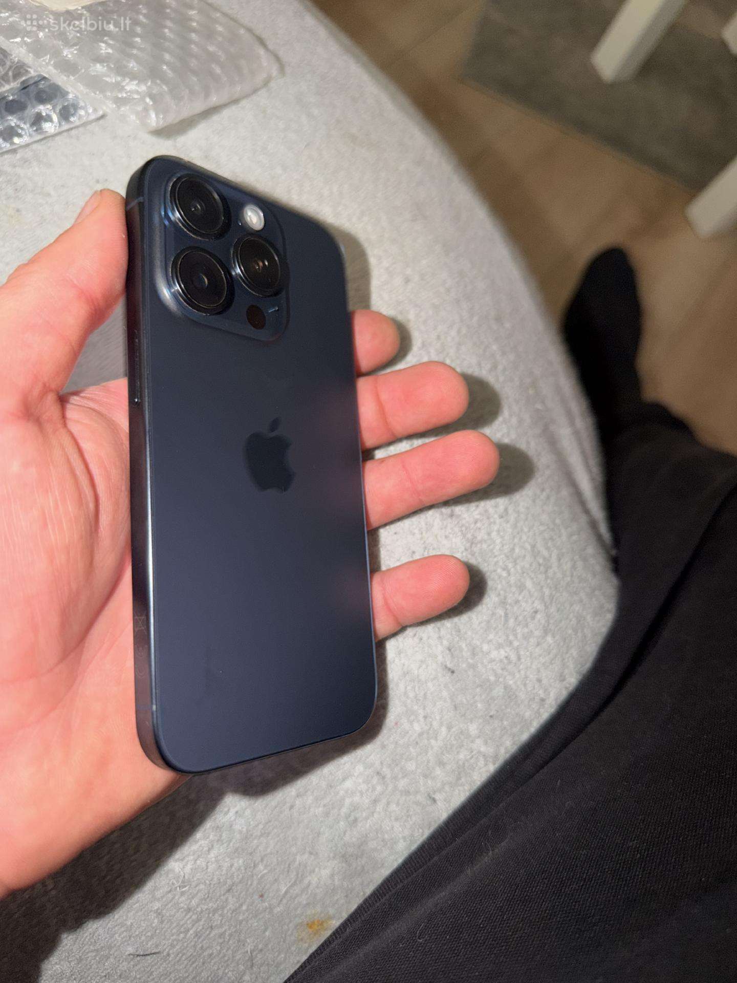 iPhone 15 pro 256gb