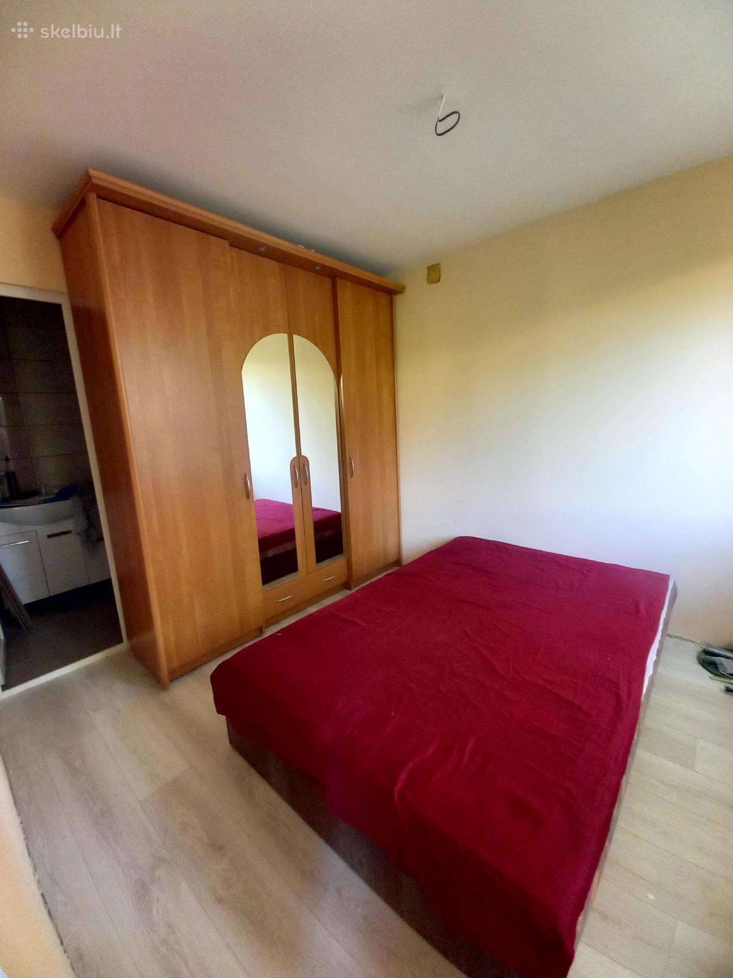 Parduodamas 2 kamb. butas šalia Lampėdžių karjero