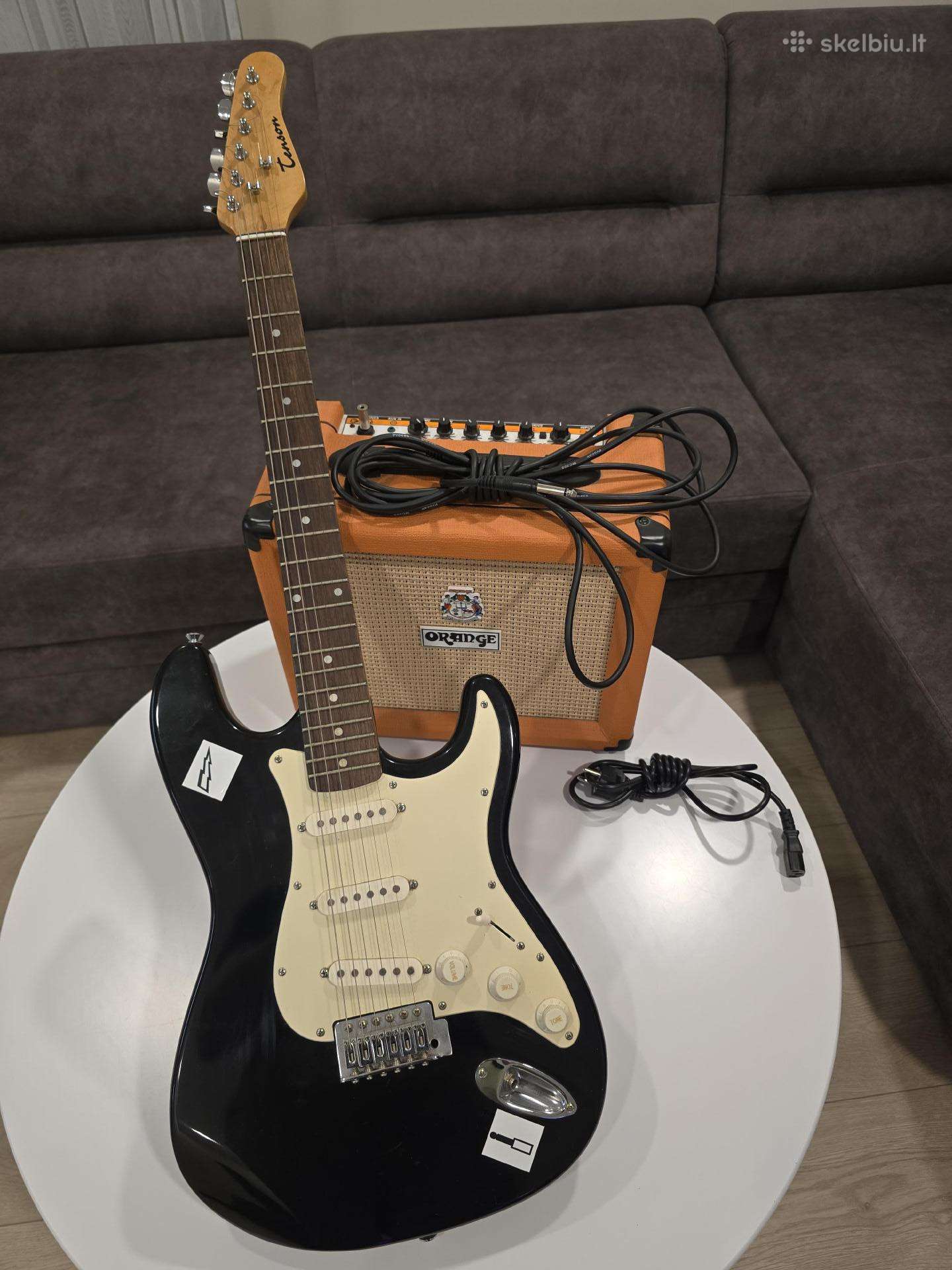 Elektrinė gitara + kūbas.