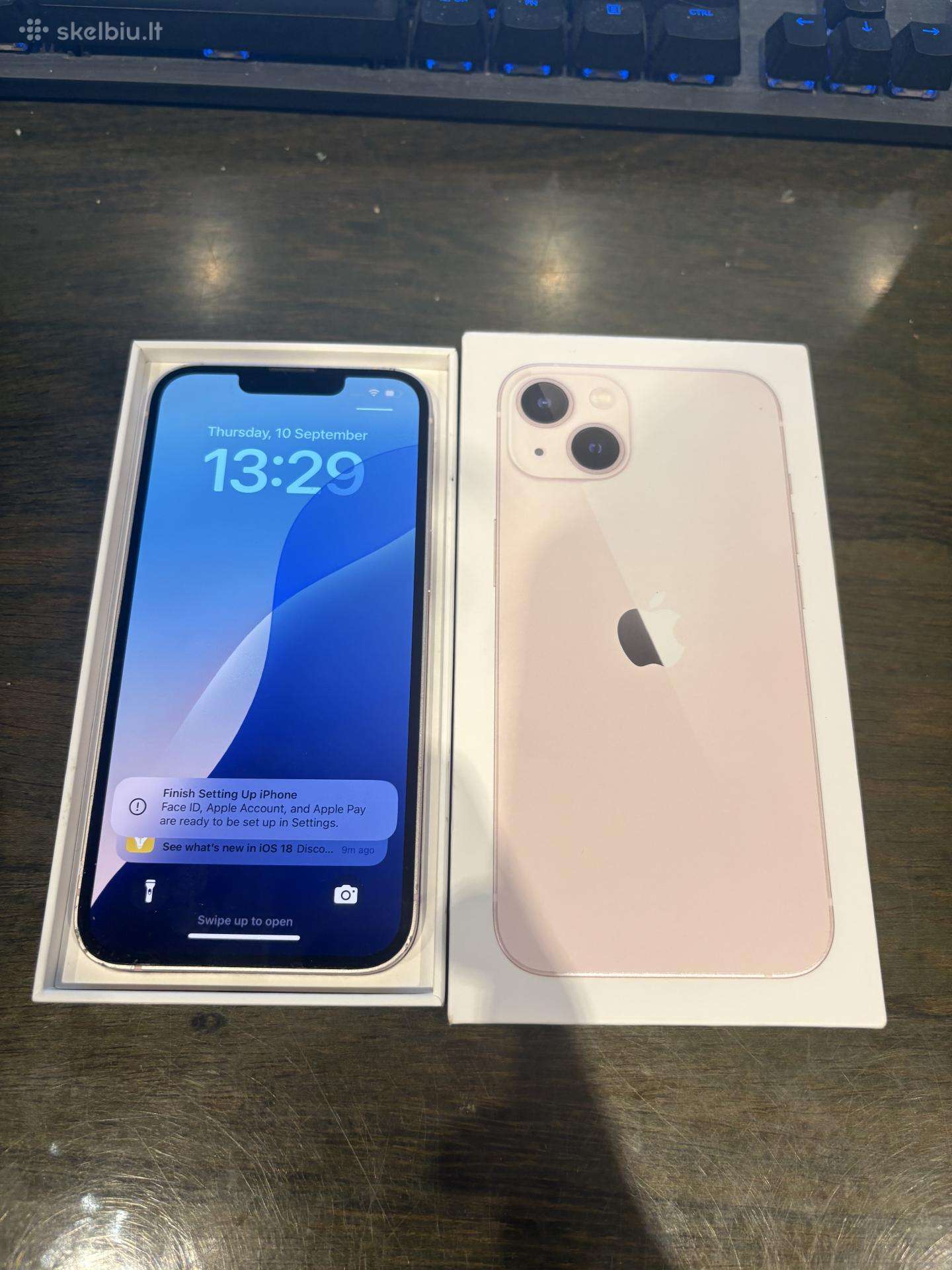 iPhone 13 baltas