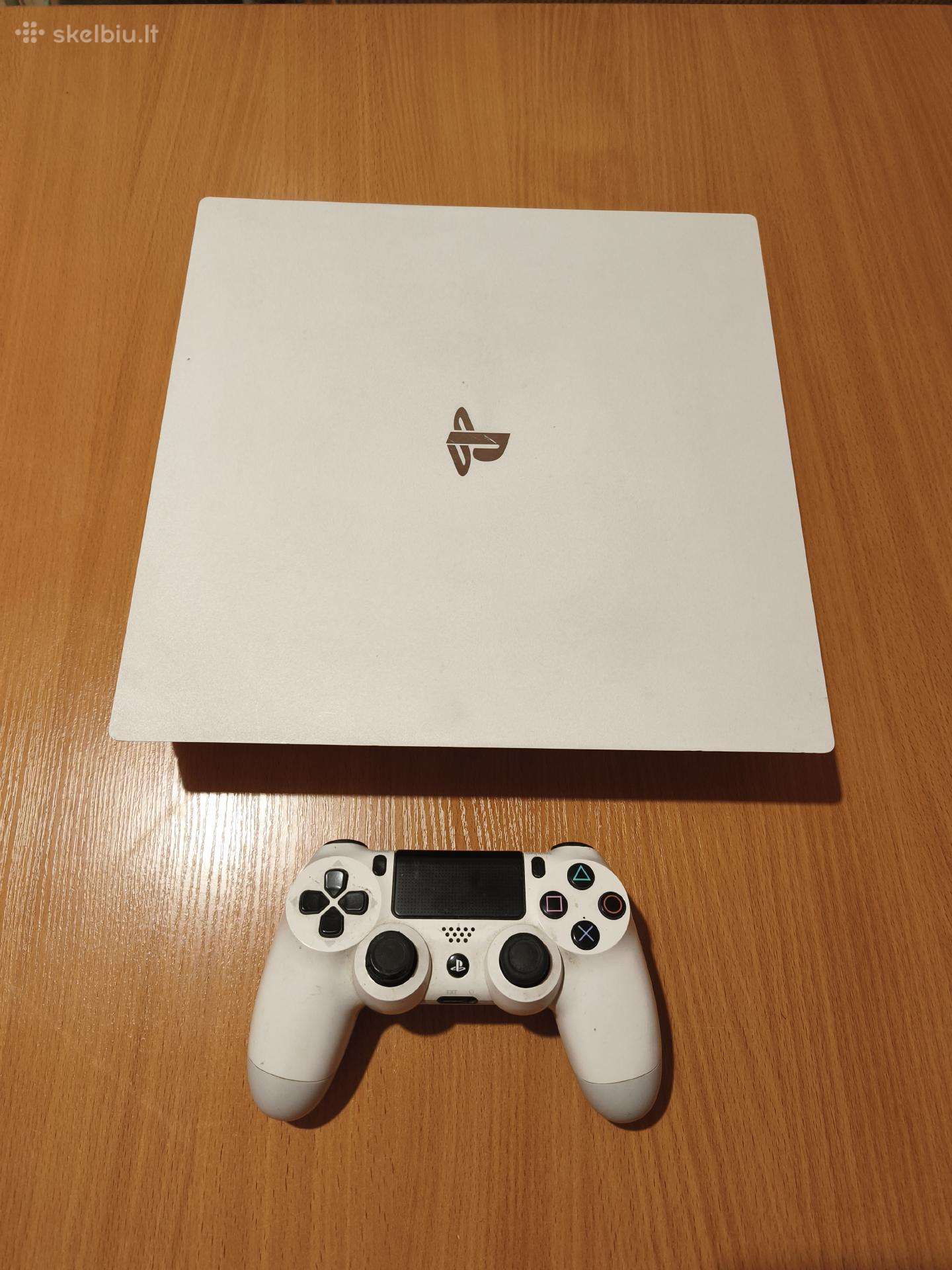 Playstation 4 Pro, 1tb.
