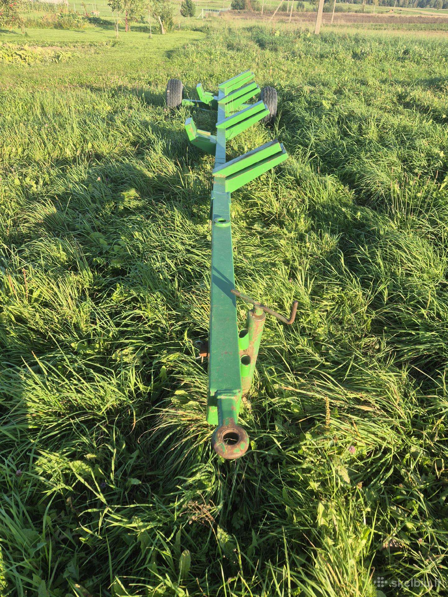 John Deere 618, combine harvesters