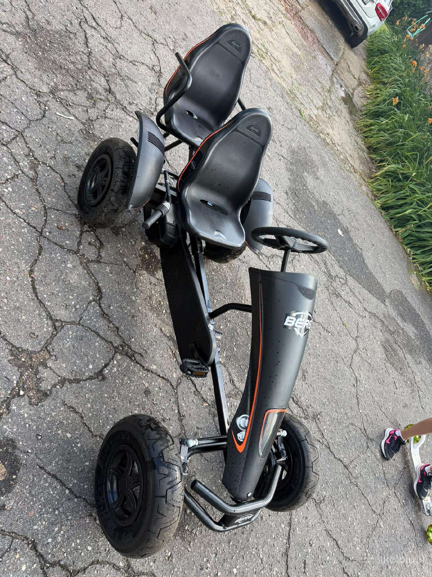Parduodamas Berg Black Edition pedalinis kartingas