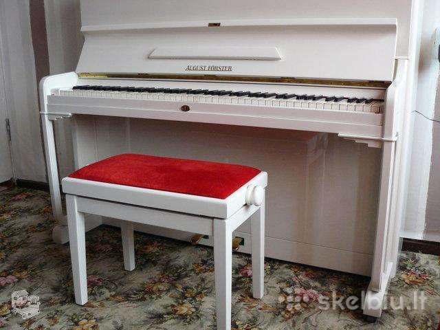 "August Forster" baltos spalvos pianinas .