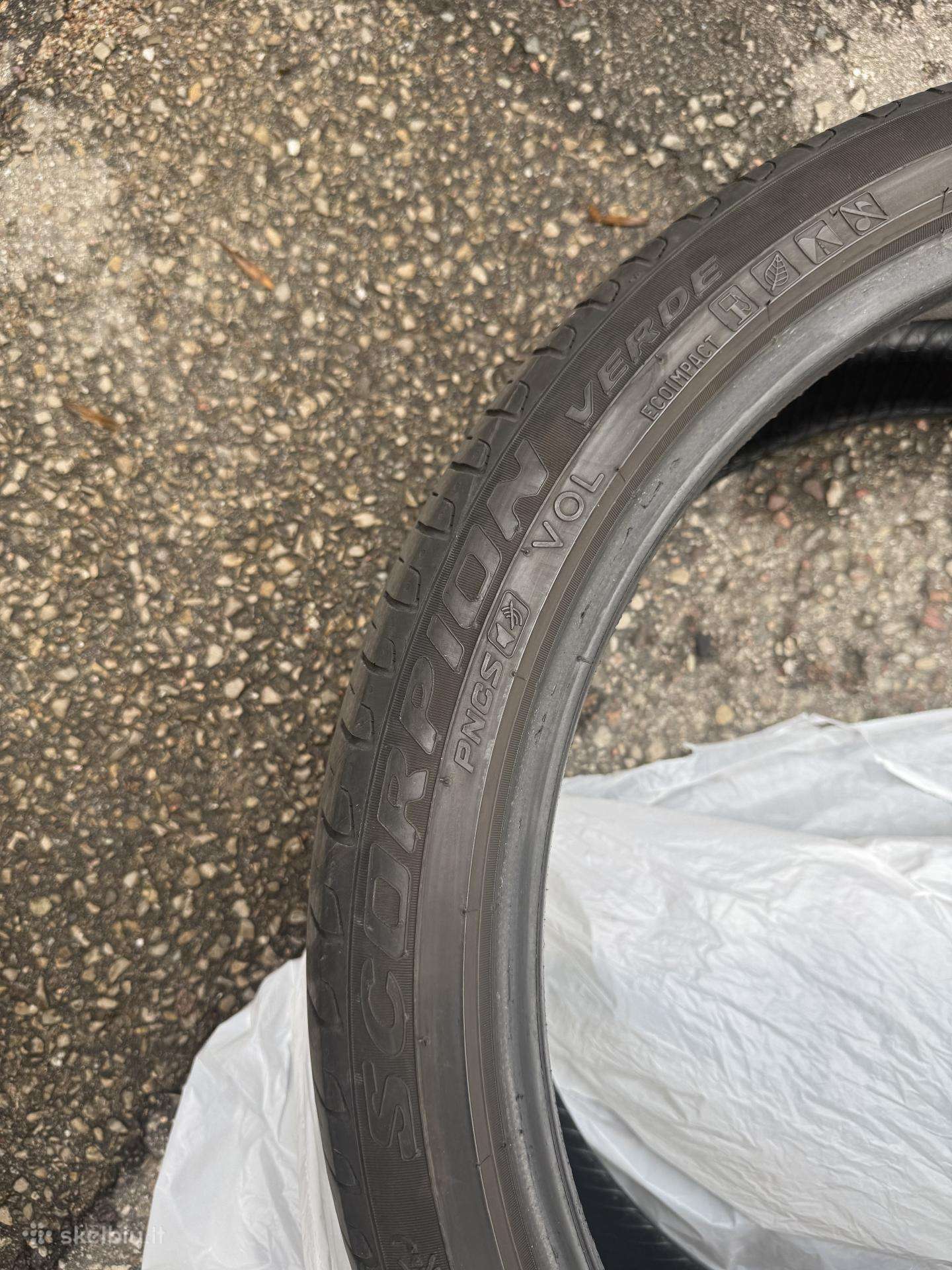 Pirelli, summer 275/50 R22