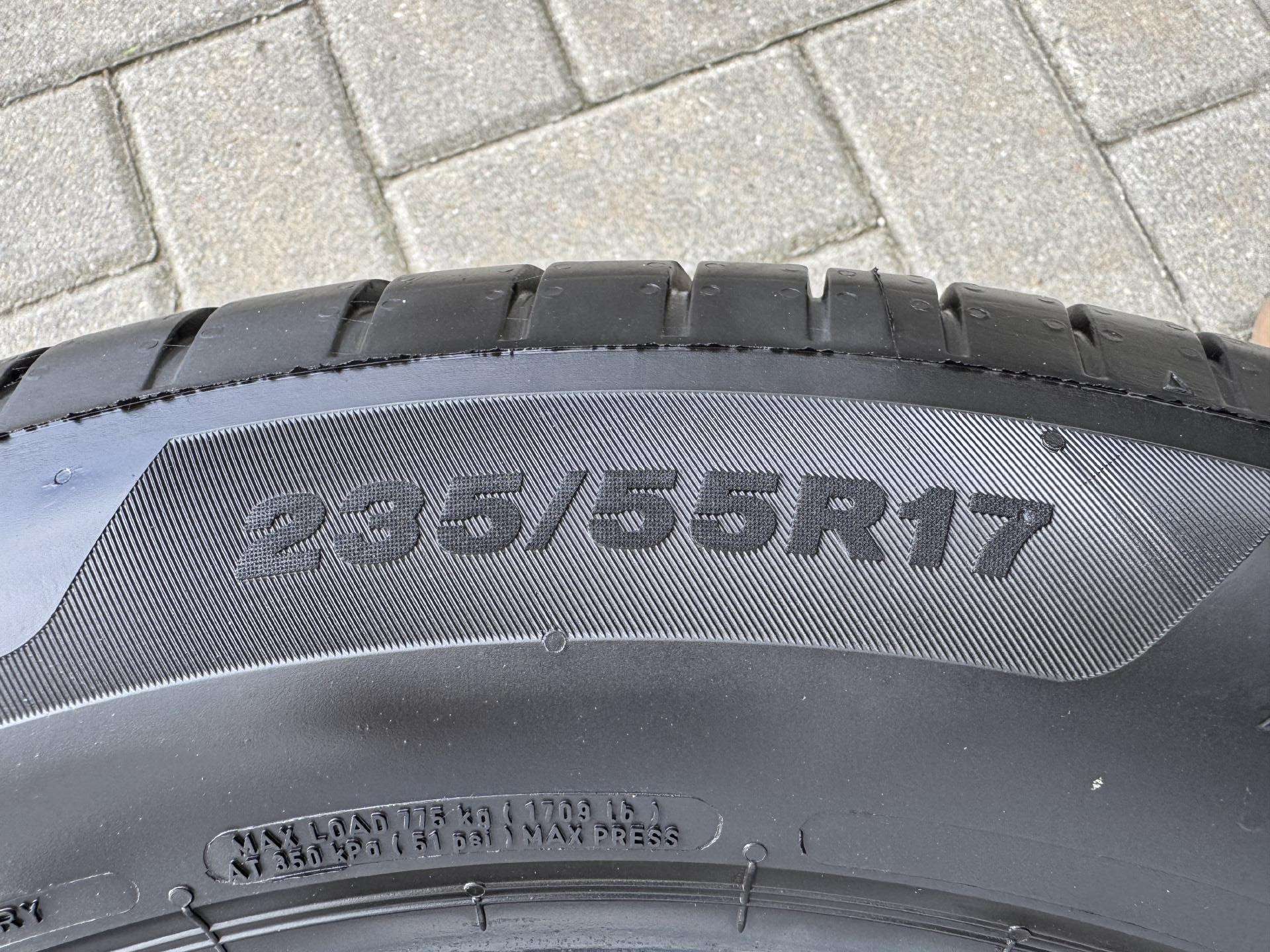 Naujos R17 Bridgestone Turanza 6 Enliten padangos