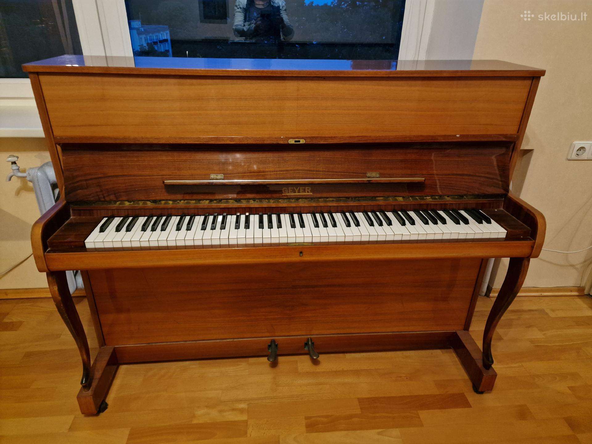 Dovanoju pianiną.
