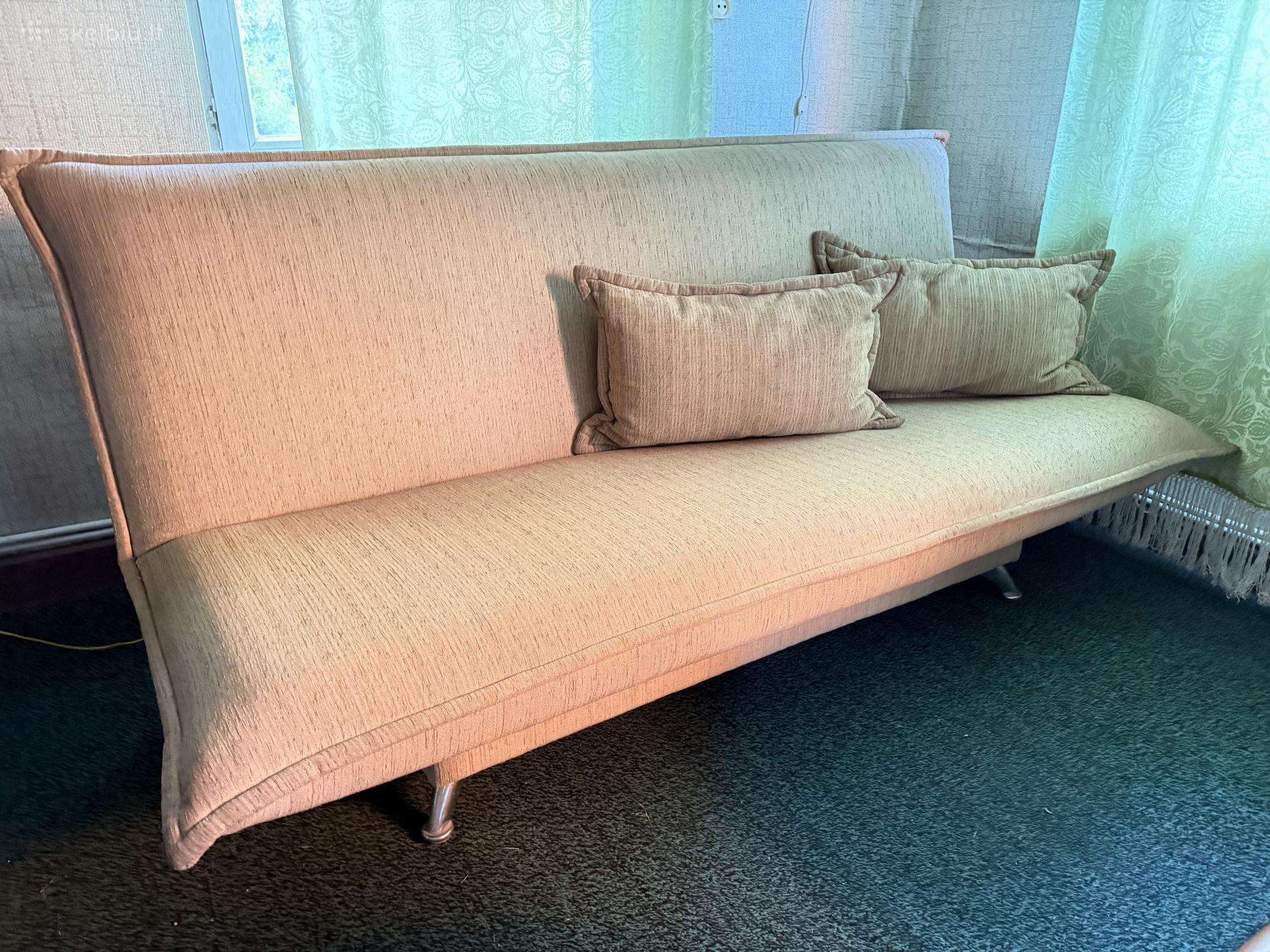 Sofa - lova su patalynės dėže