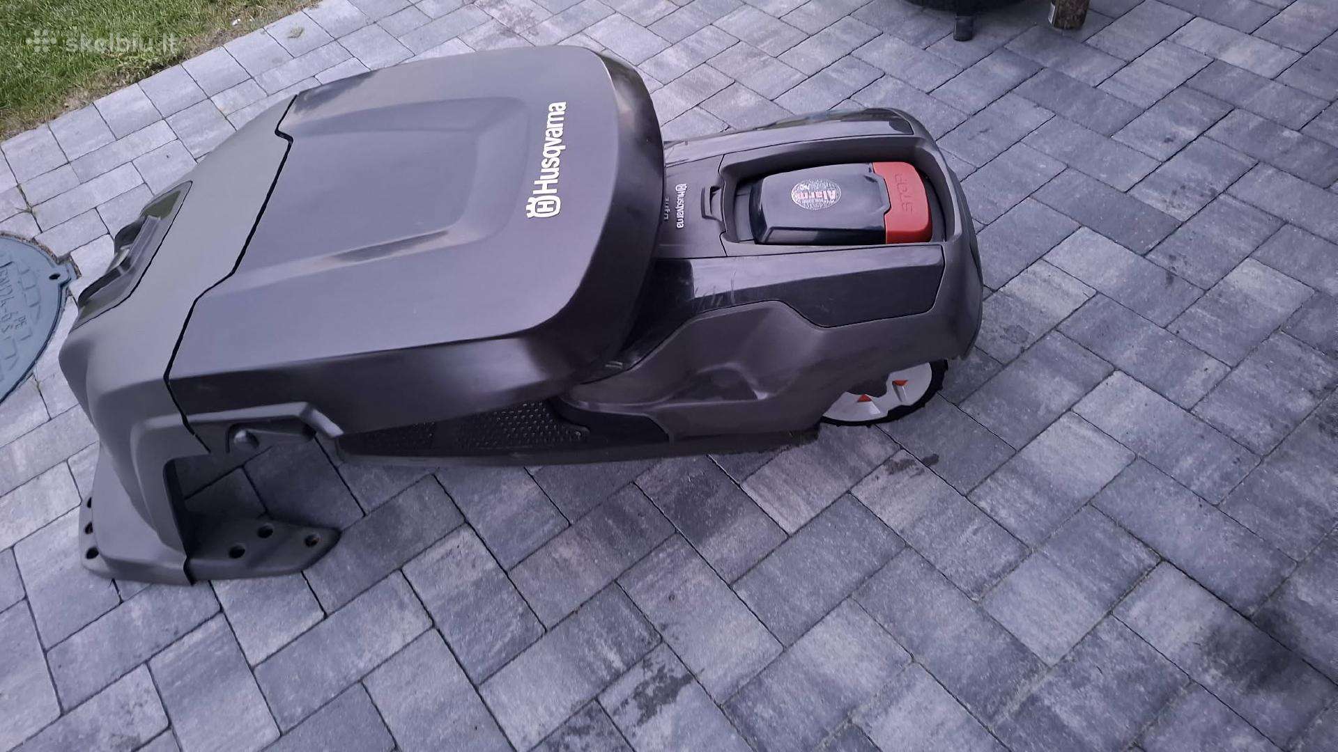 Parduomas tvarkingas vejos robotas Husqvarna 315x