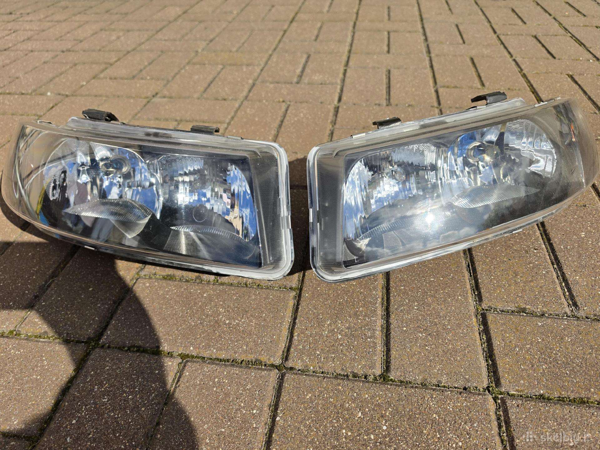 Seat leon naudotos priekinės lempos 2003m.