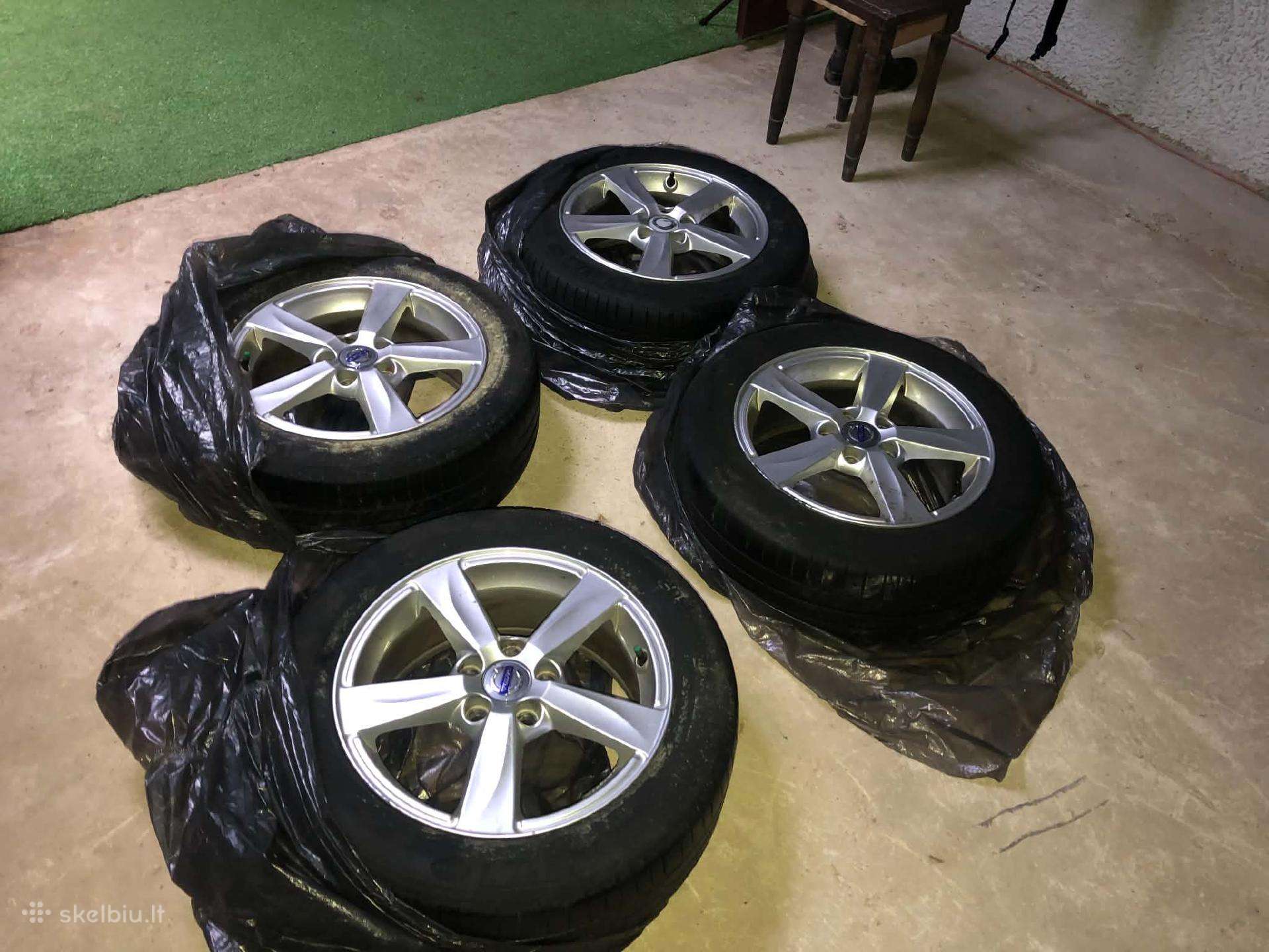 Parduodami Volvo V50 ratu komplektas Michelin