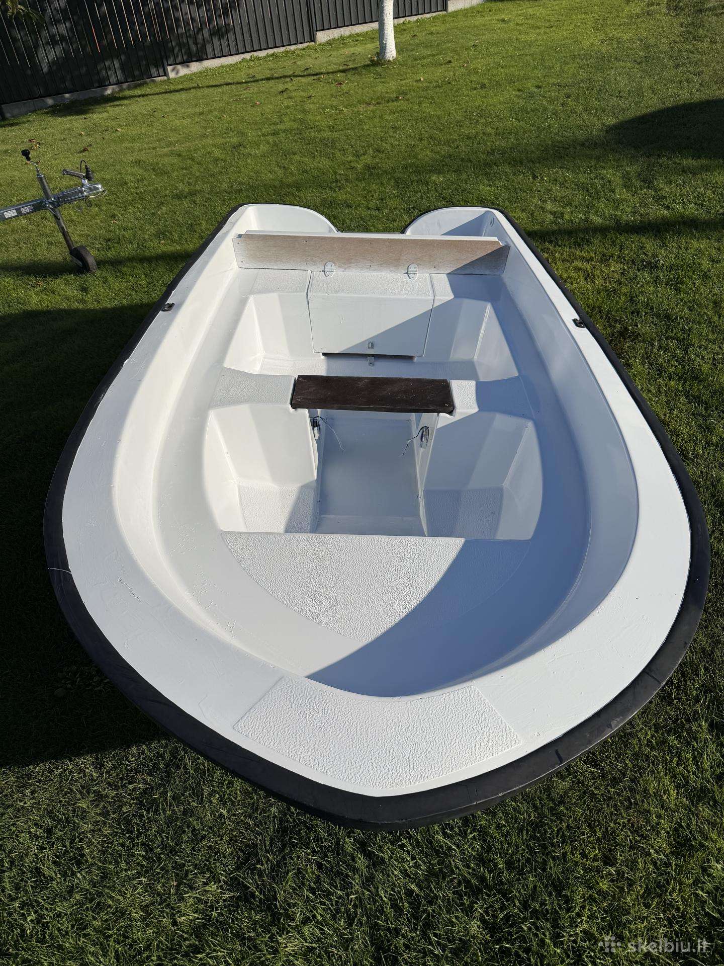 Gh10, plastic boats