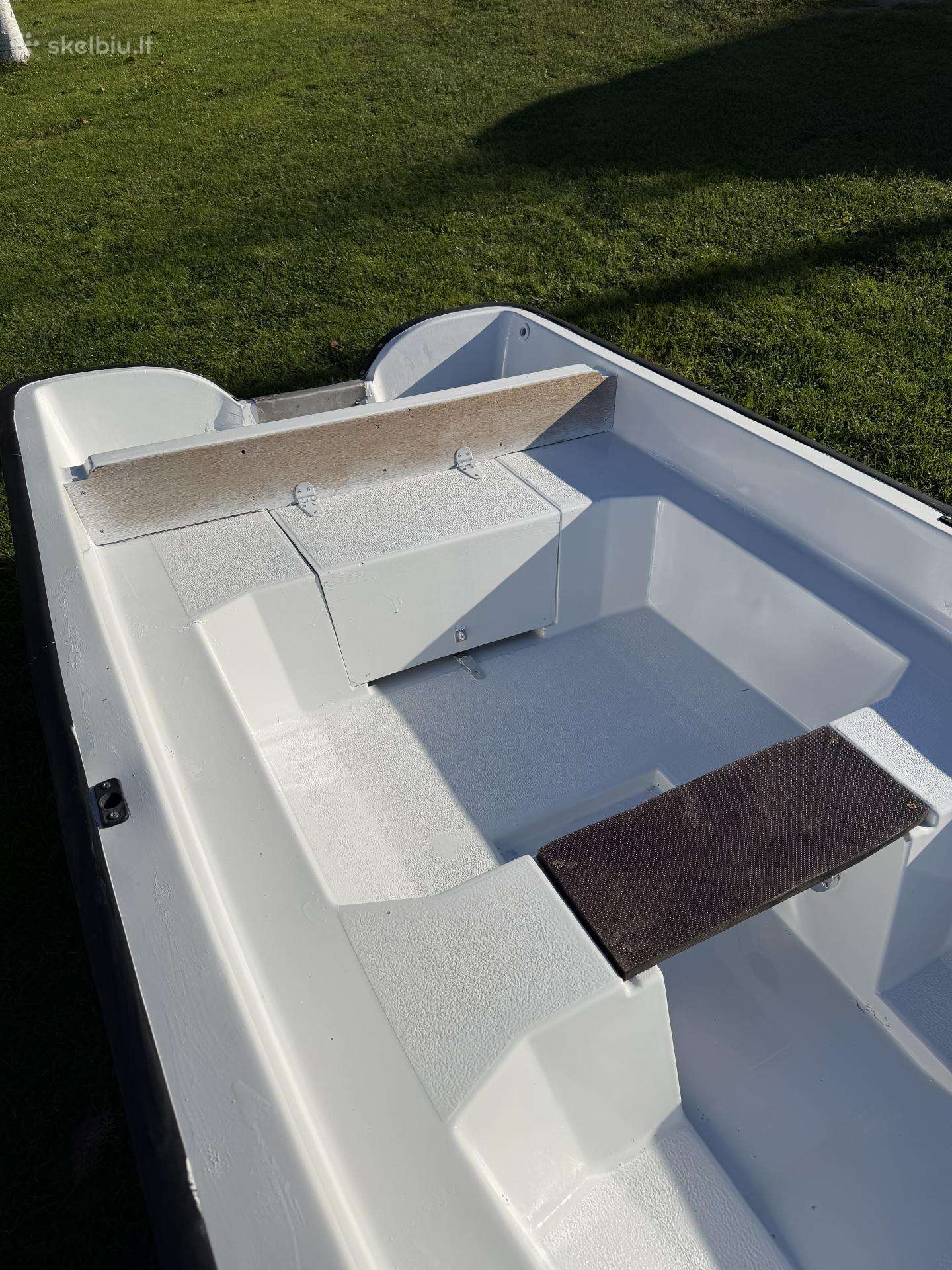 Gh10, plastic boats