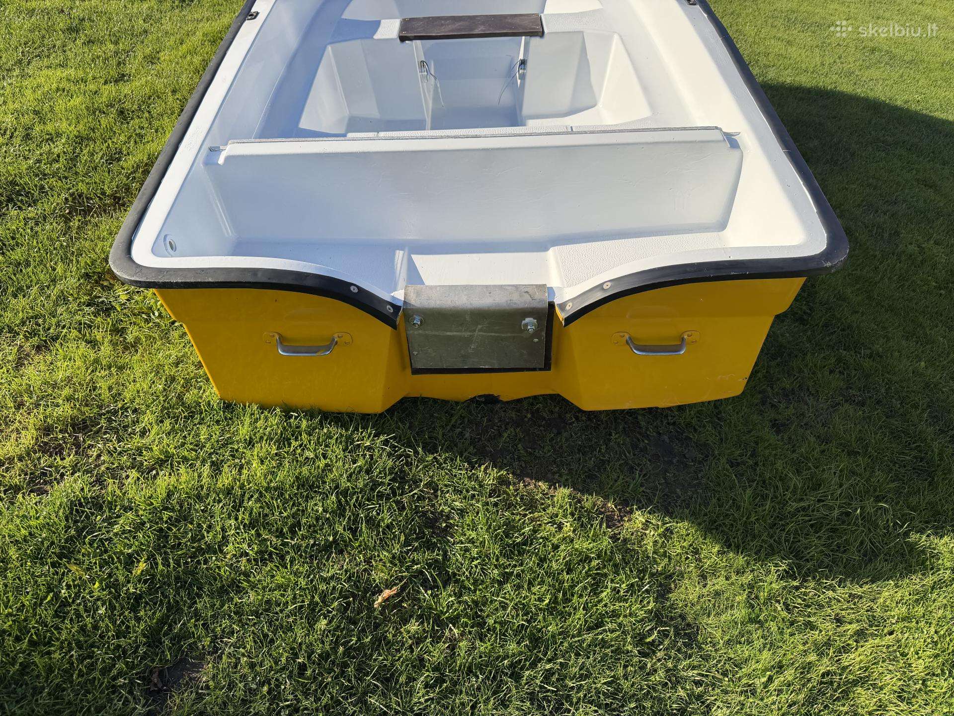 Gh10, plastic boats