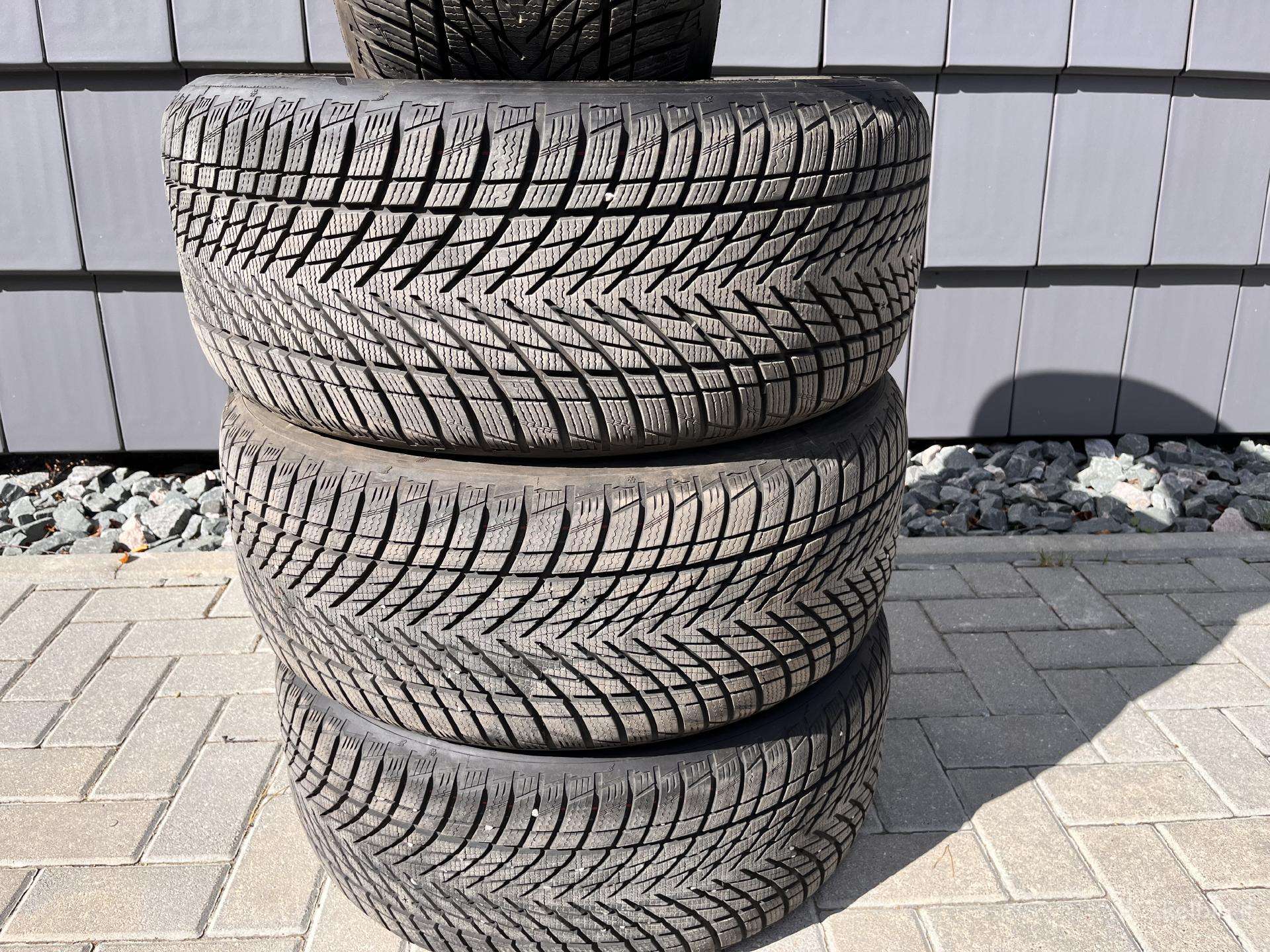 Goodyear, žieminės 245/40 R19