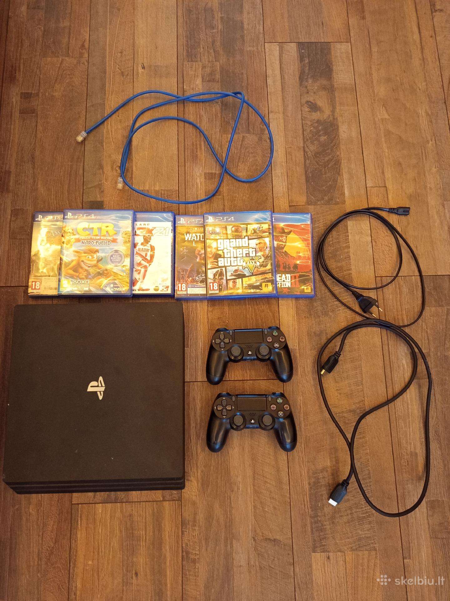 Parduodu Ps4 Pro 1tb + 2 pulteliai + žaidimai