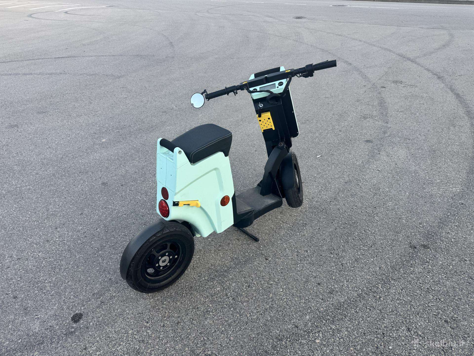 Govecs -kita-, scooters / mopeds
