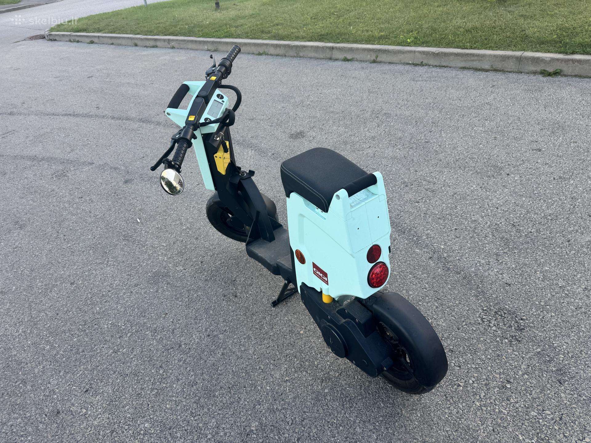 Govecs -kita-, scooters / mopeds