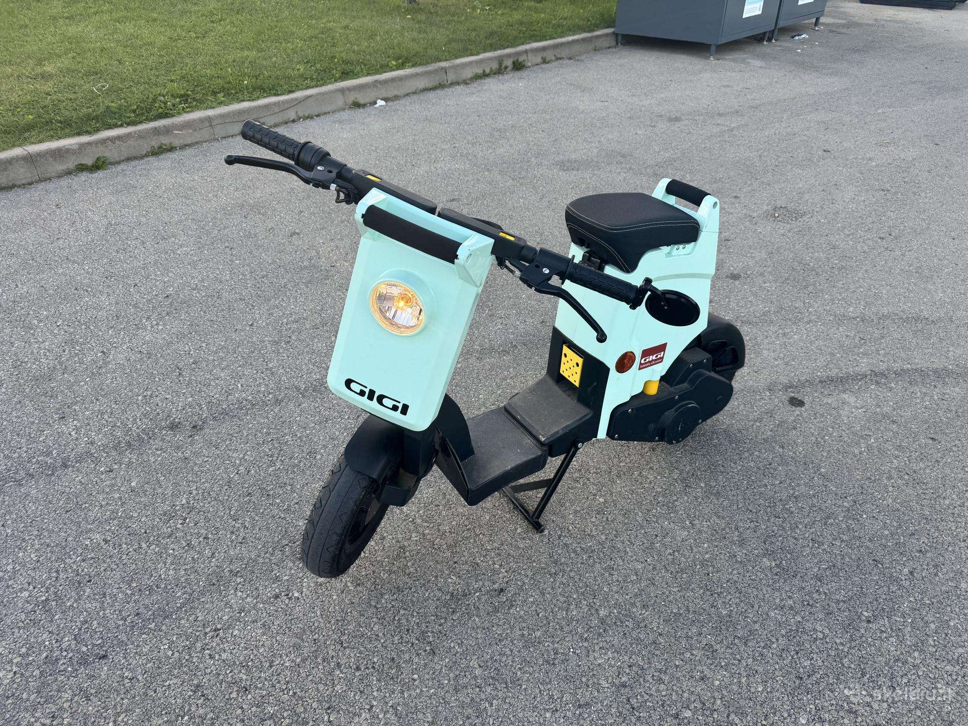 Govecs -kita-, scooters / mopeds