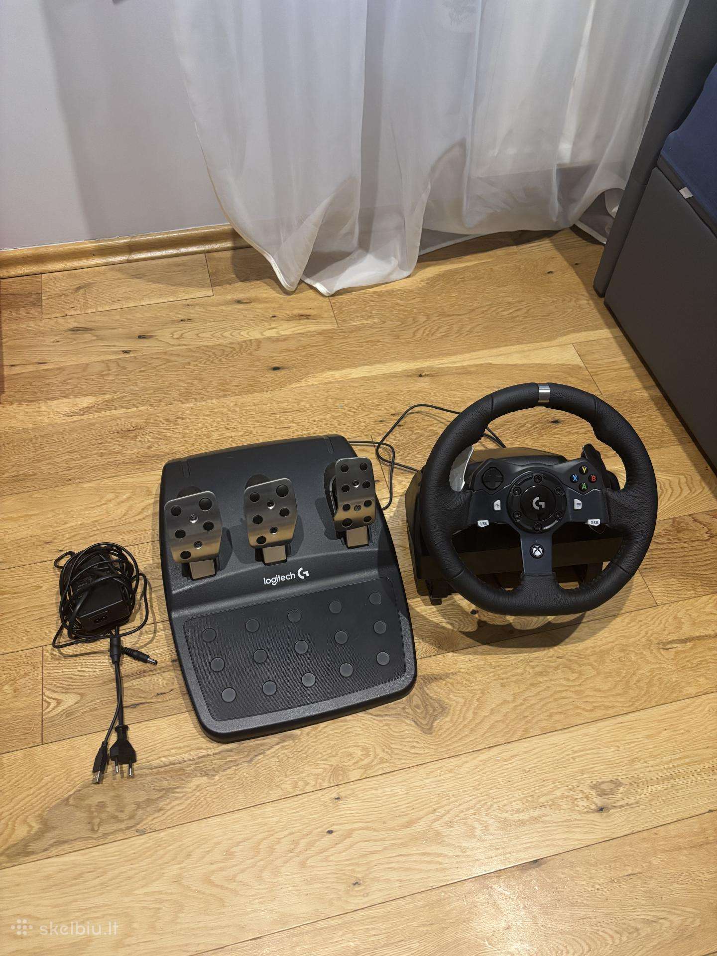 Logitech G920 Driving Force vairas su pedalais