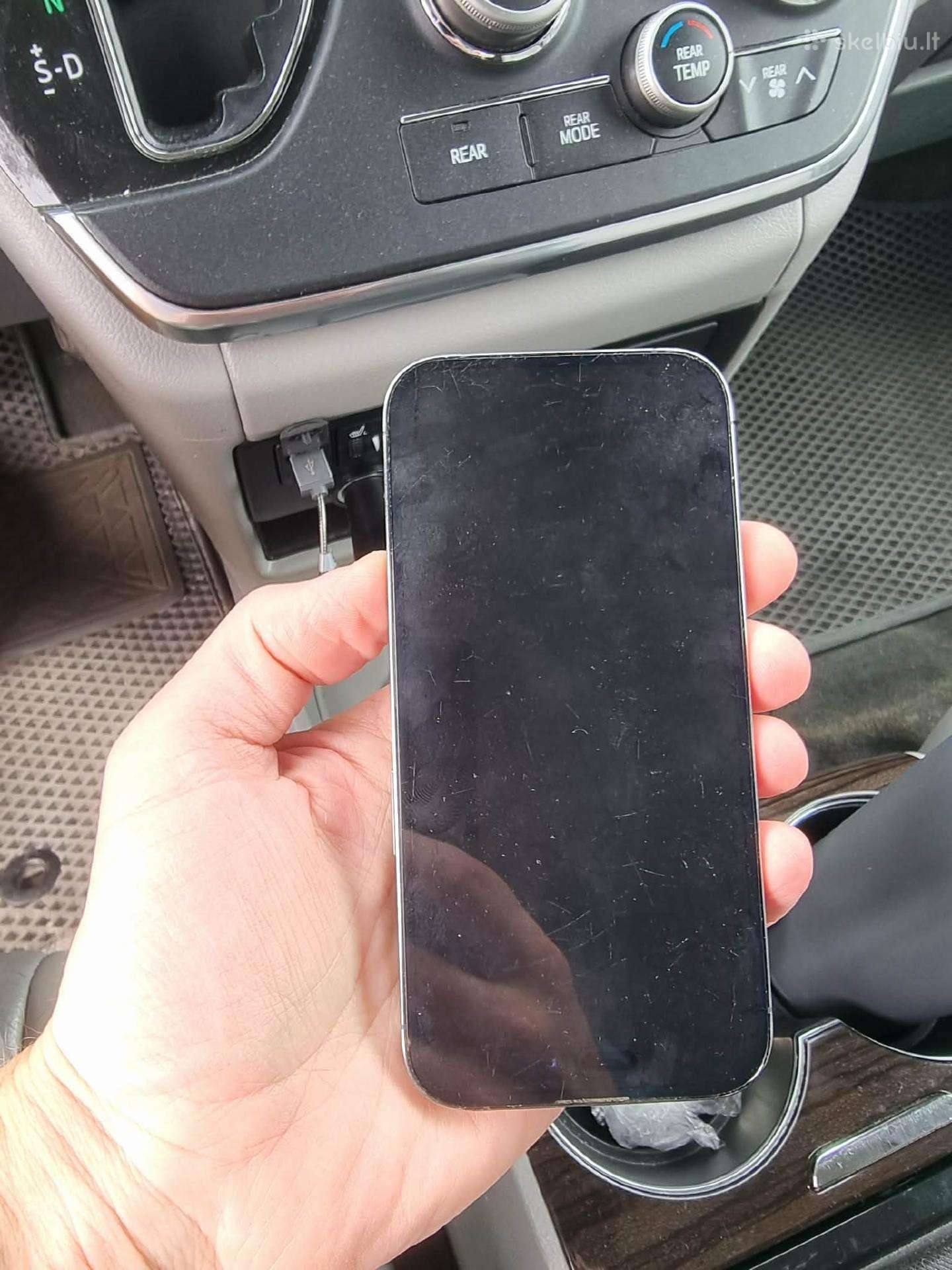 iPhone 14 dalimis