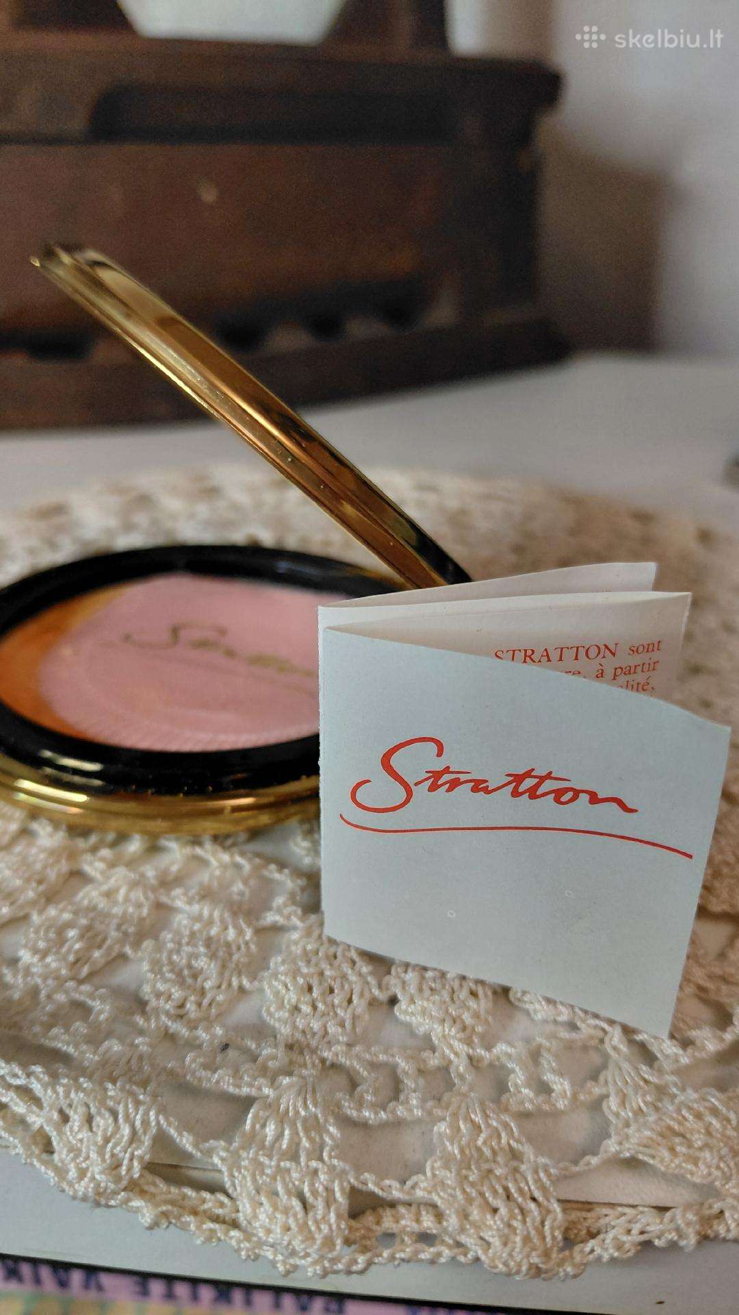 Stratton“ antikvarinė kompaktinė pudra